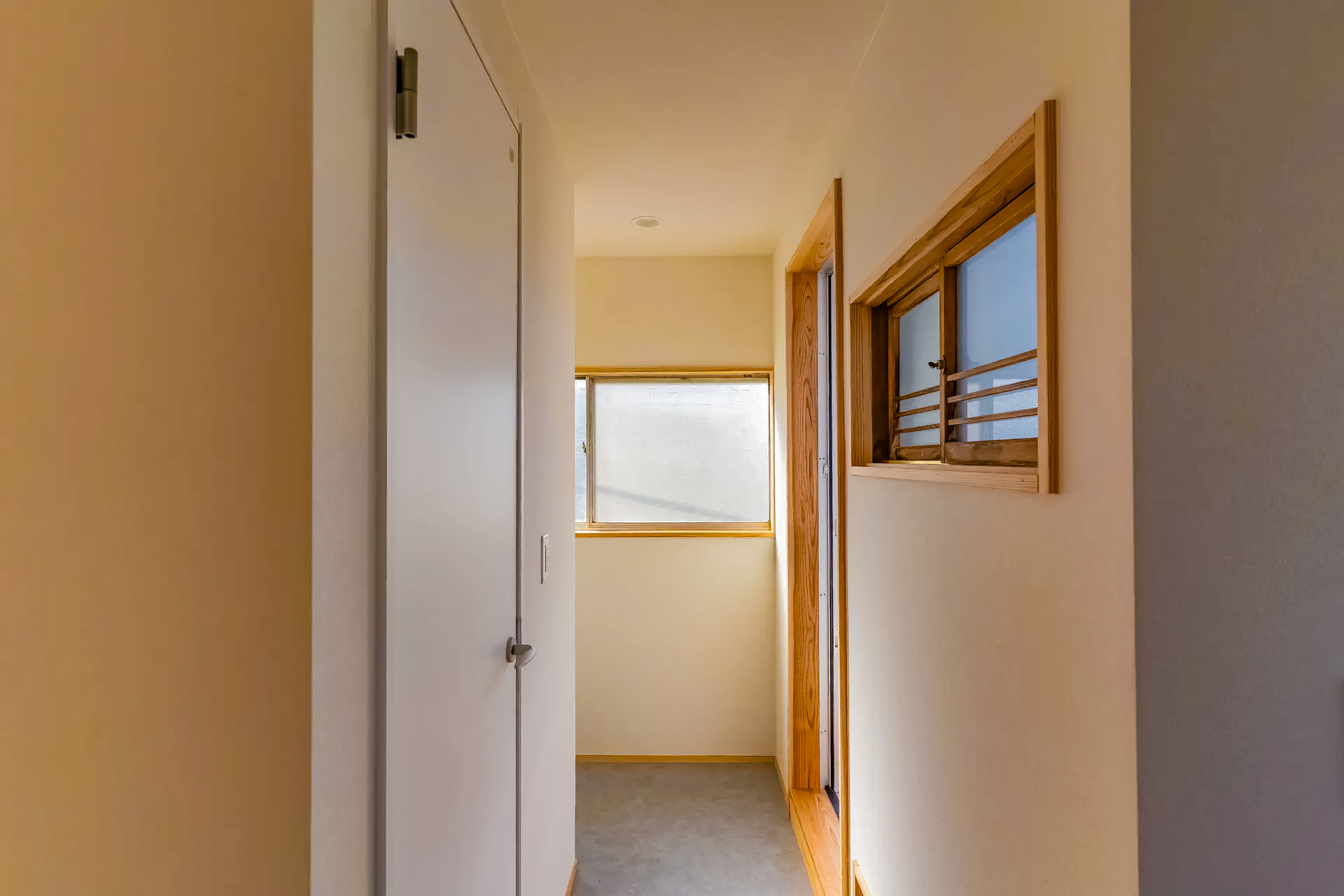 広い玄関に収納もできる