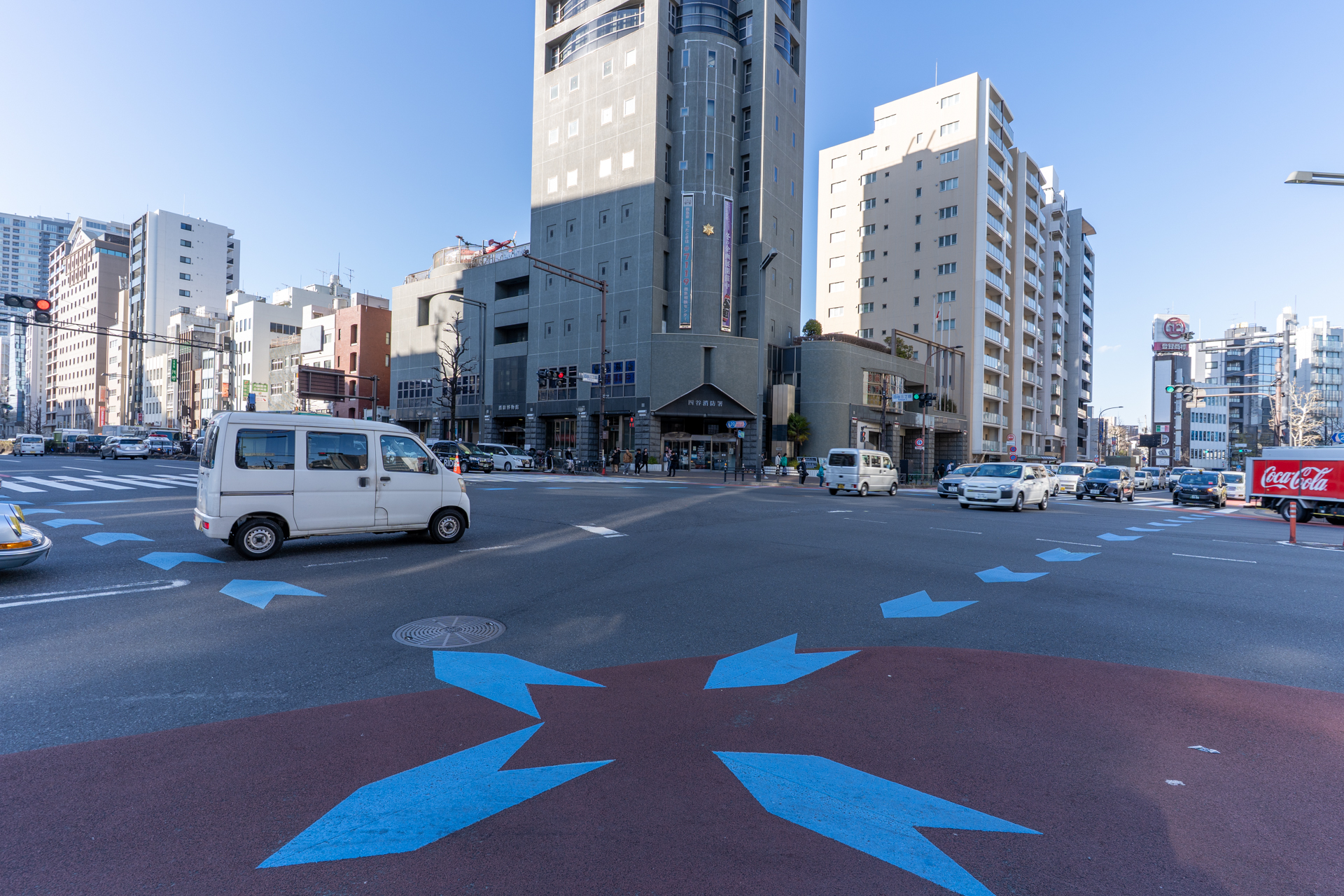 四谷三丁目駅の駅前にある消防署