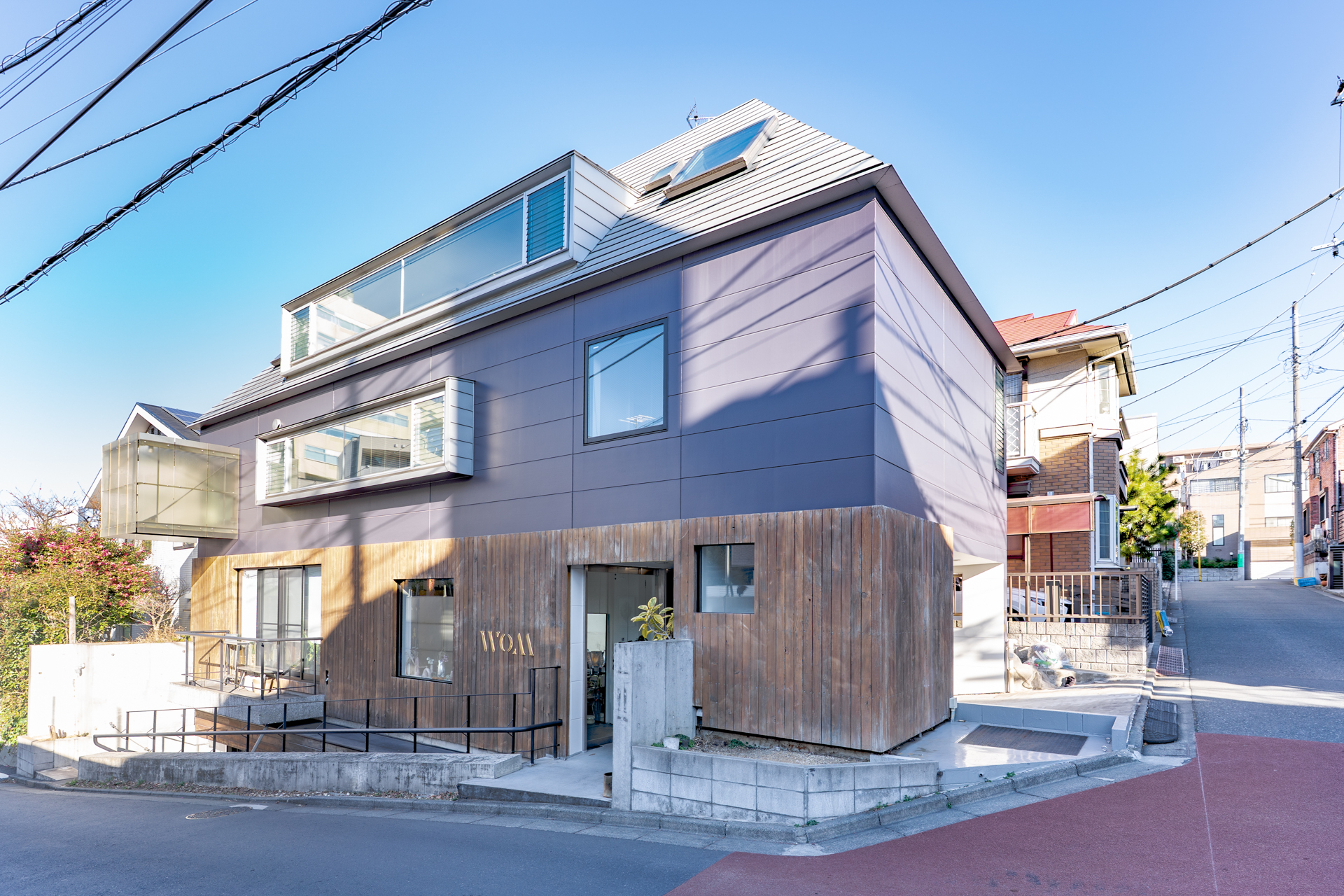 外観（1階は店舗区画利用）