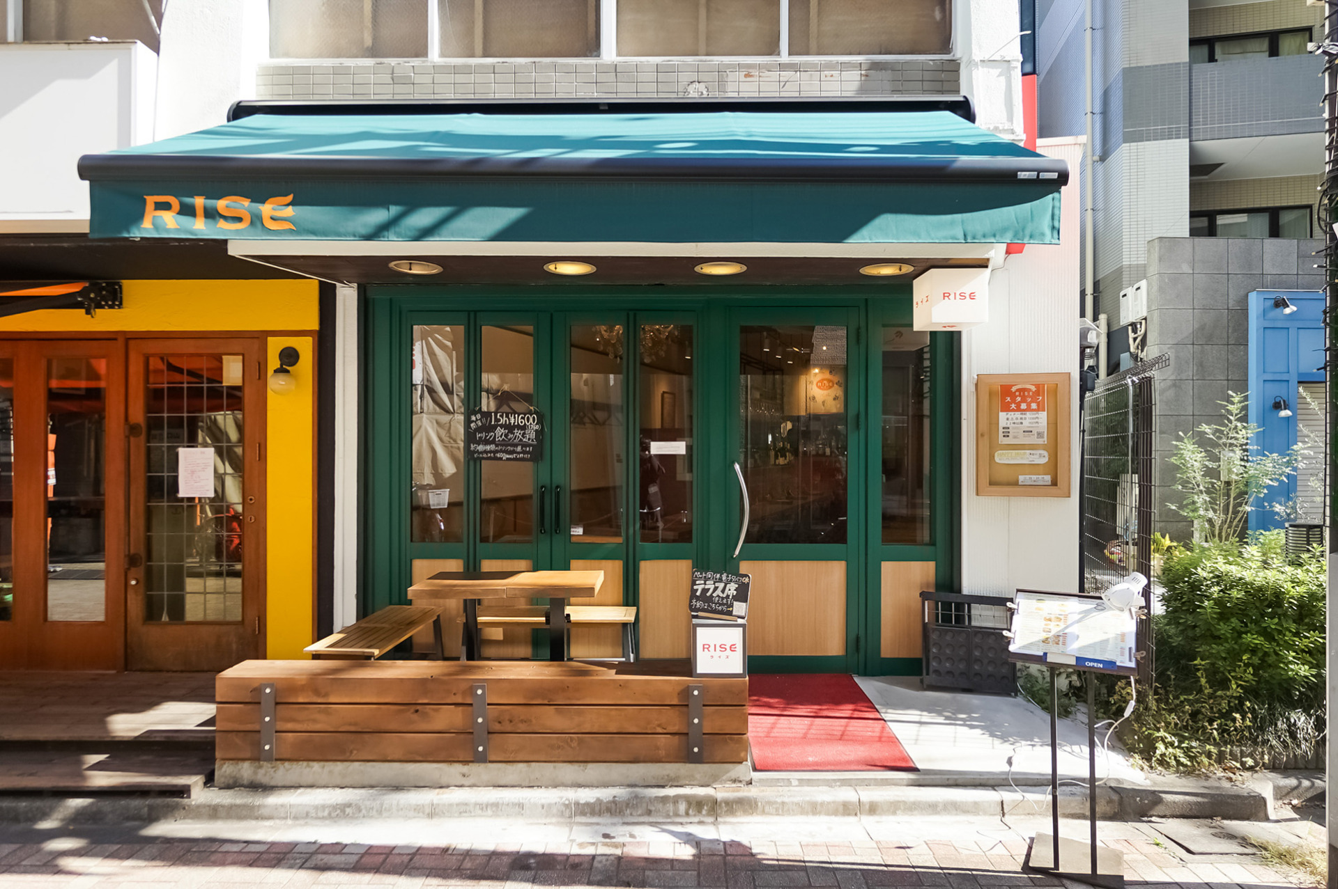 一人でも、二人で、みんなとも楽しめるようなお店が多い