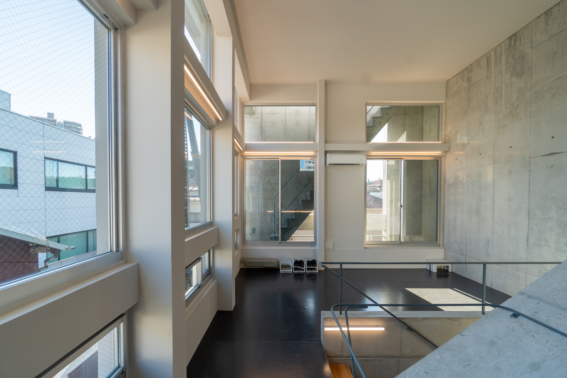 圧巻の3.8mの天井高（3階）