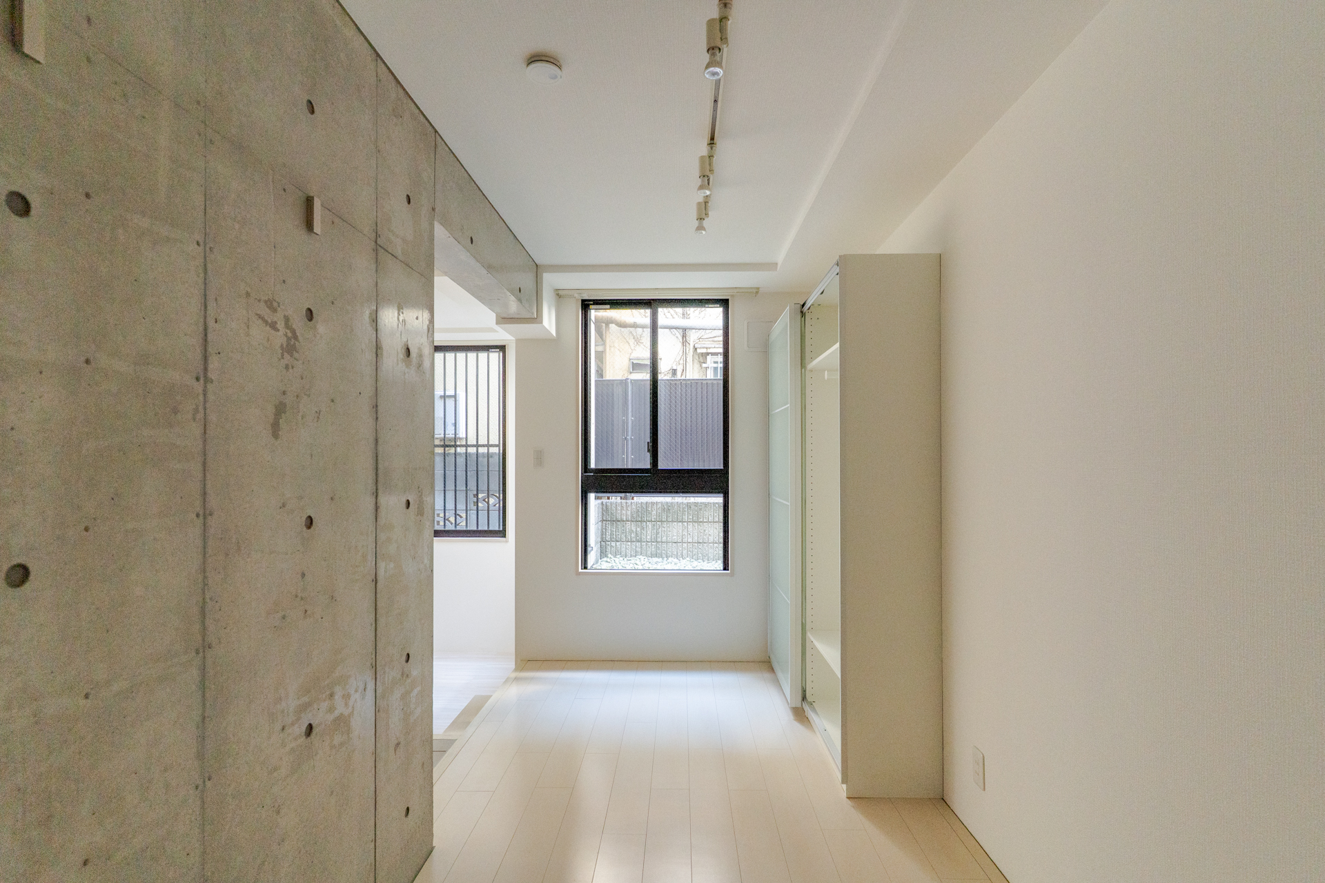 寝室真ん中からの視点