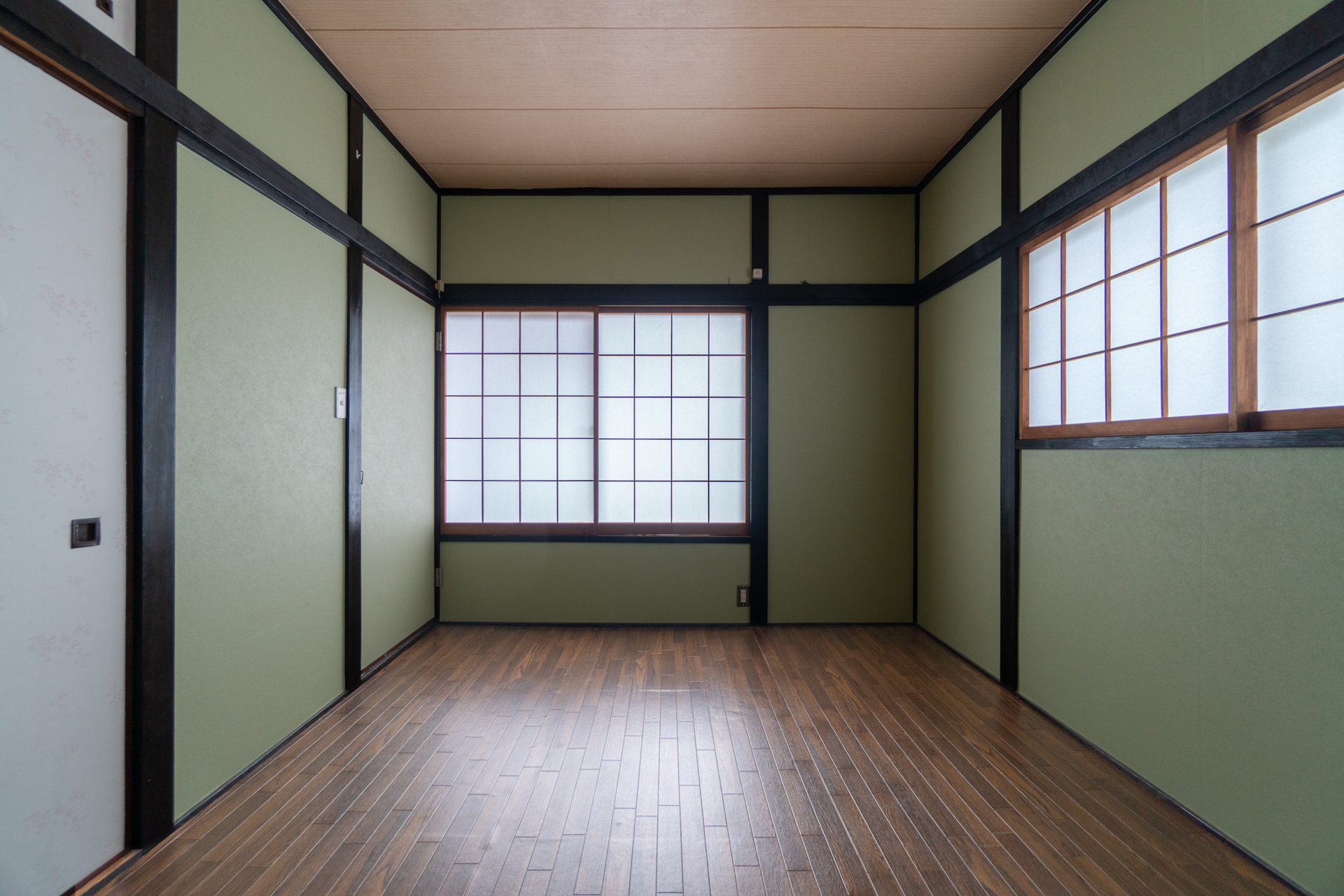 二階のもう一部屋は障子