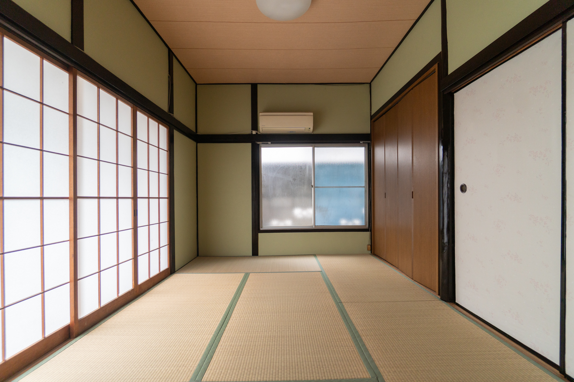 和室6畳は天井高が260cm近くありそう