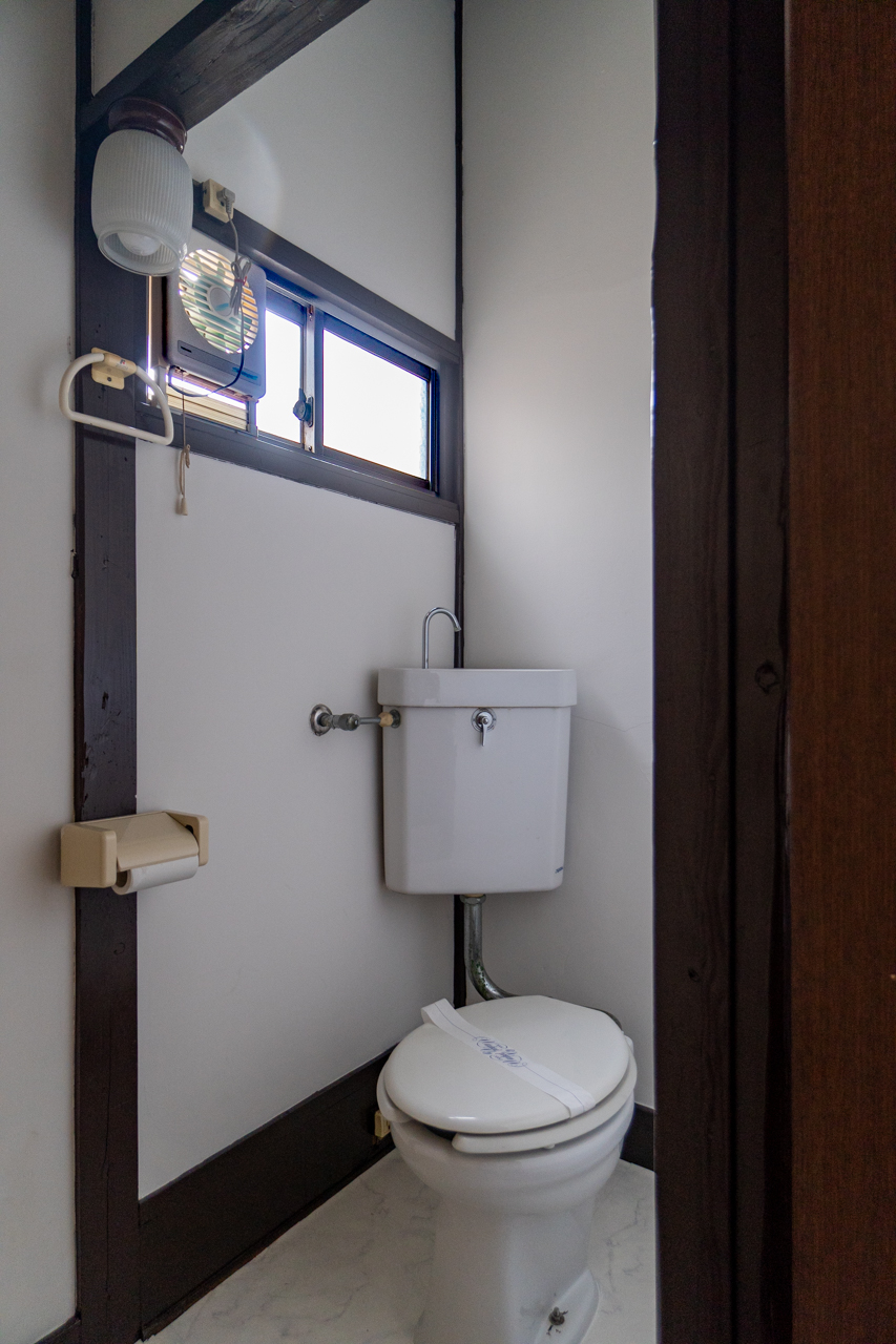 トイレは昔ながらの