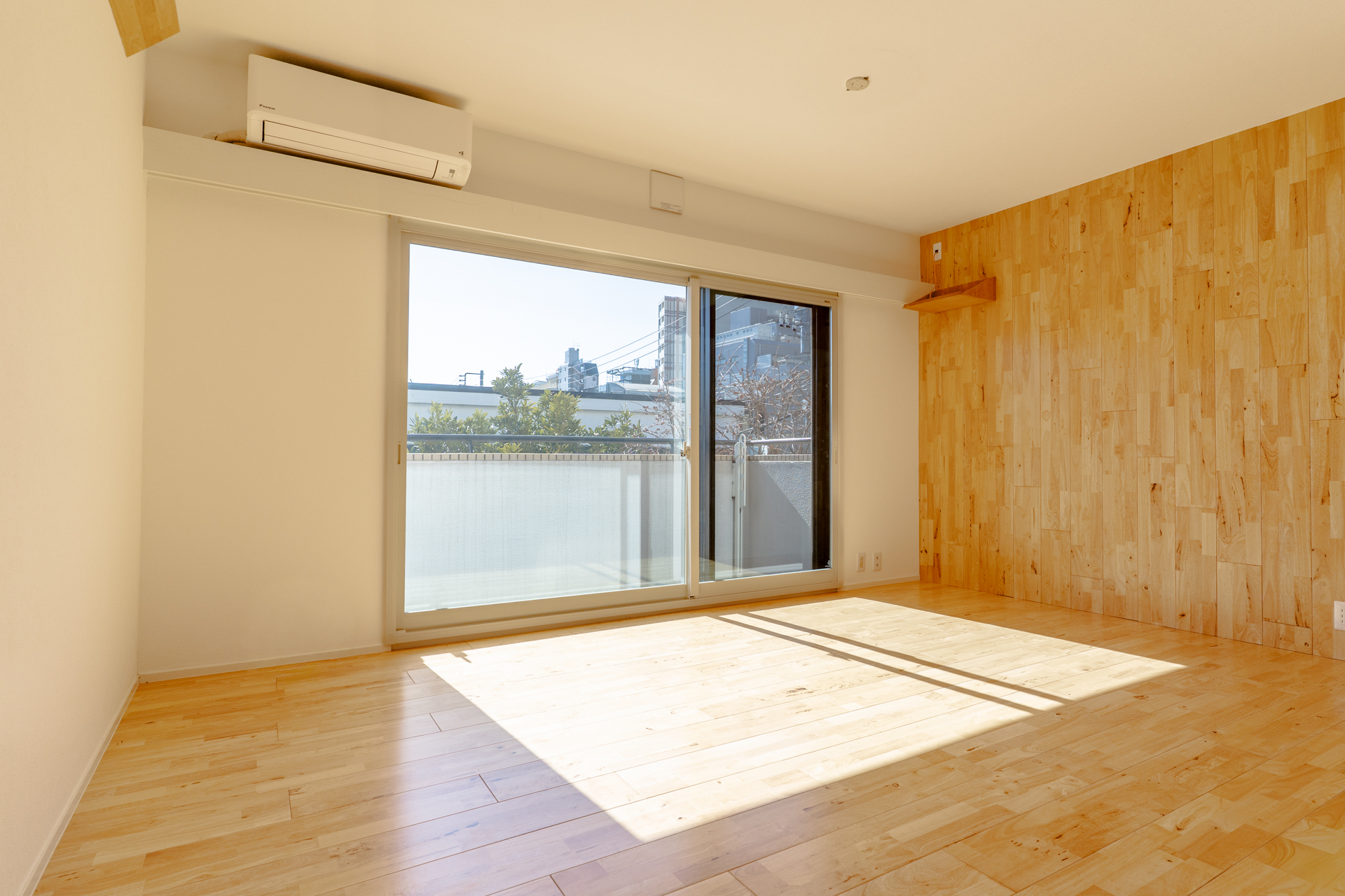 光のおかげで暖かい