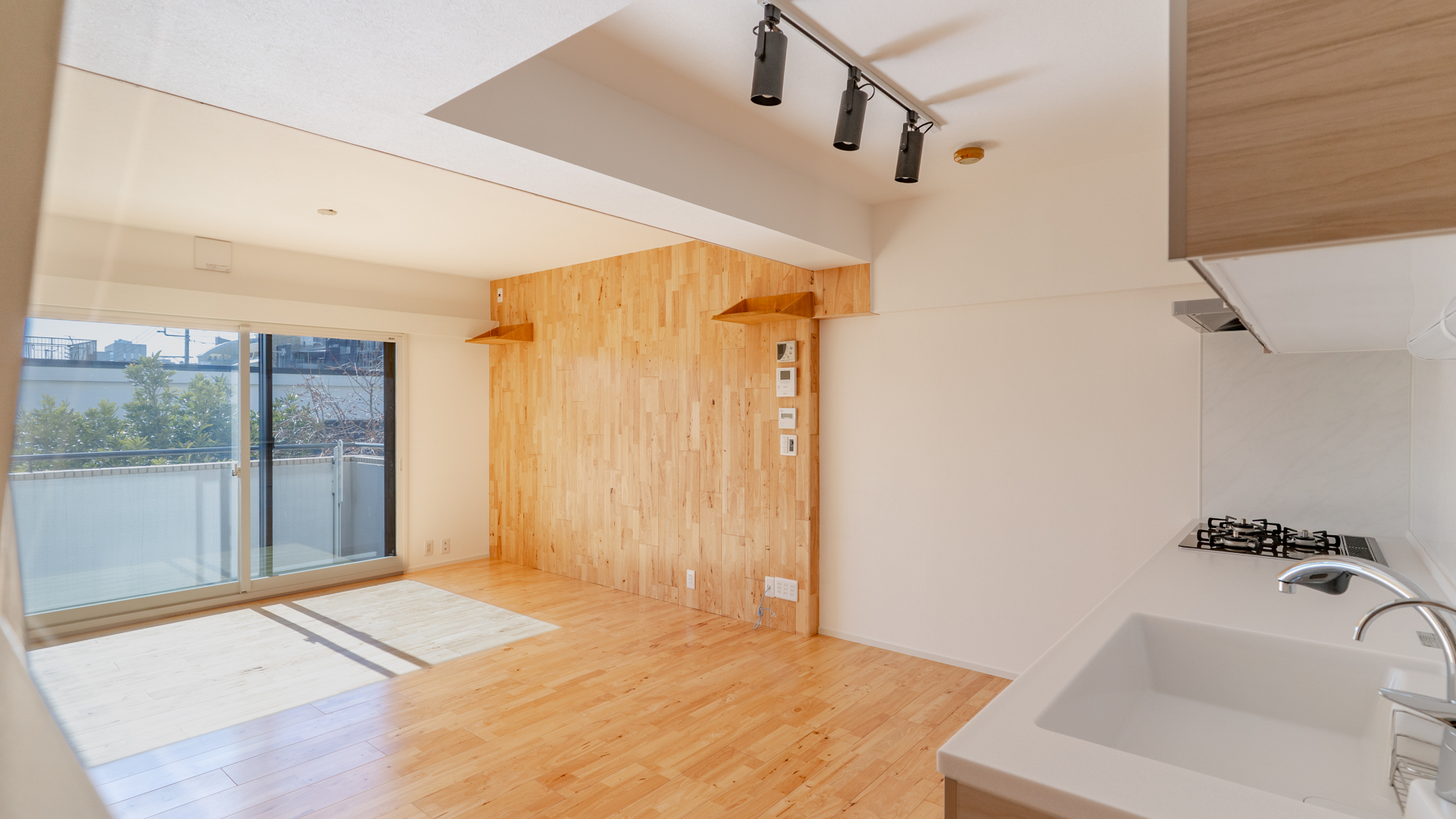 キッチンスペースもゆとりあり