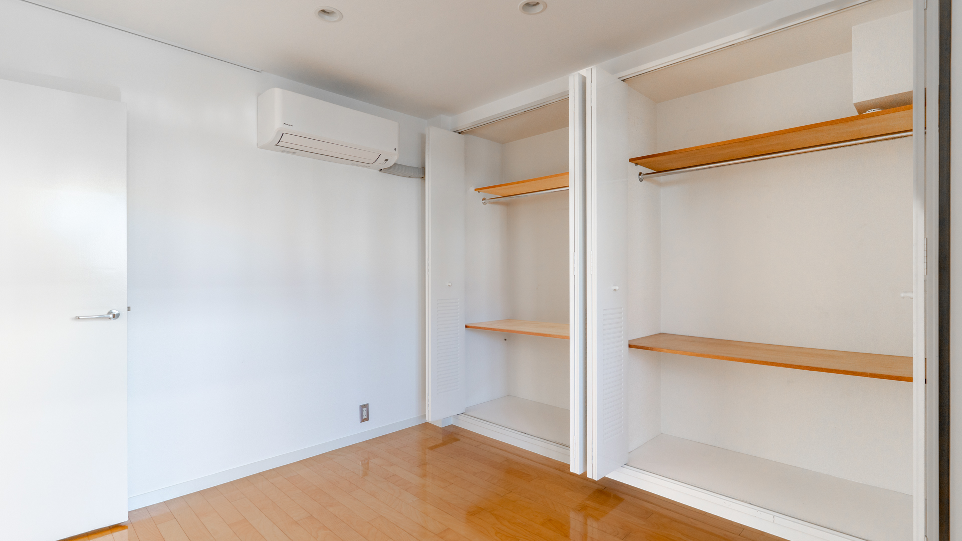 こちらもクローゼット完備