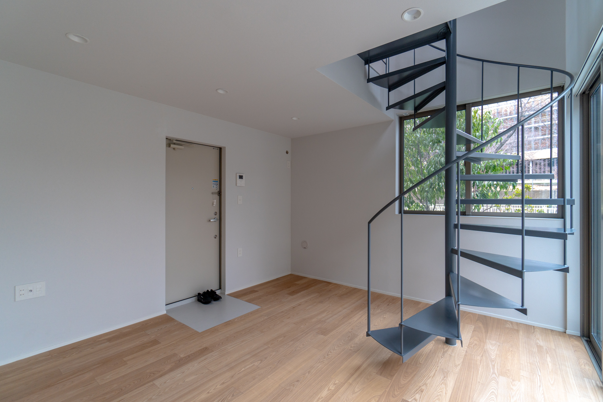 出入口は2箇所（A号室）