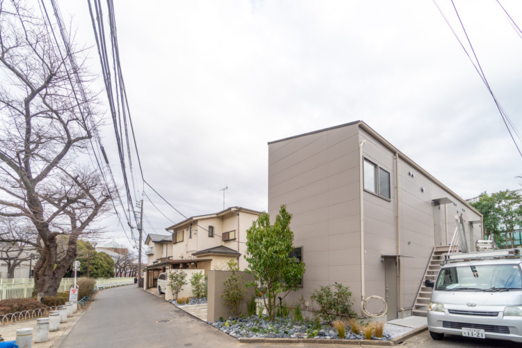 住むように働く、働くように住む
