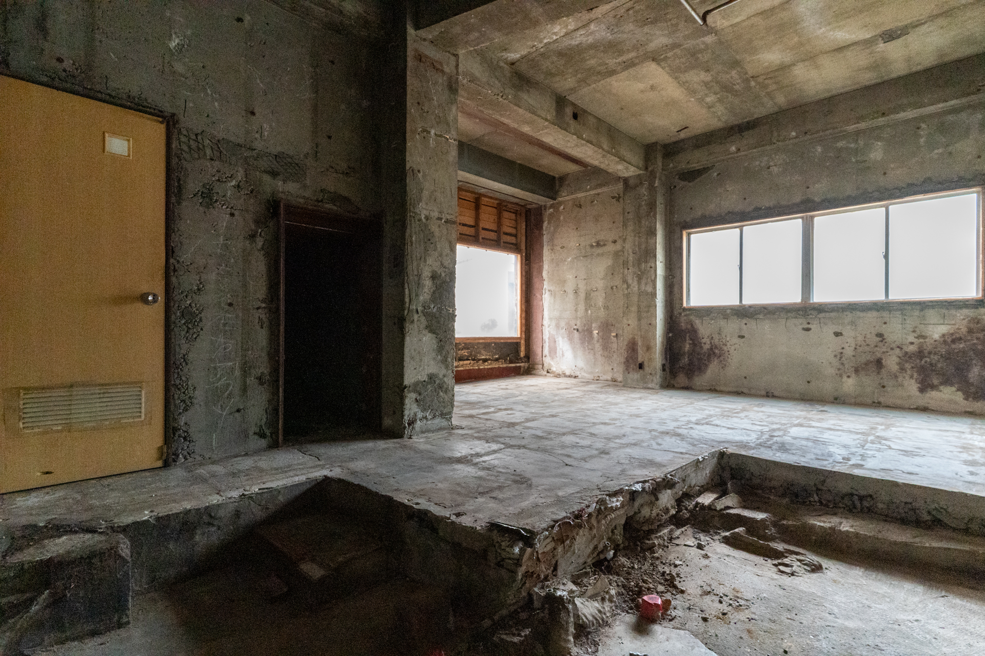 トイレ以外はスケルトン状態