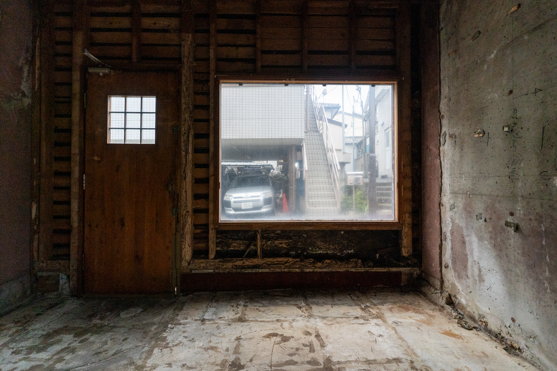 この窓がとてもイイですよね