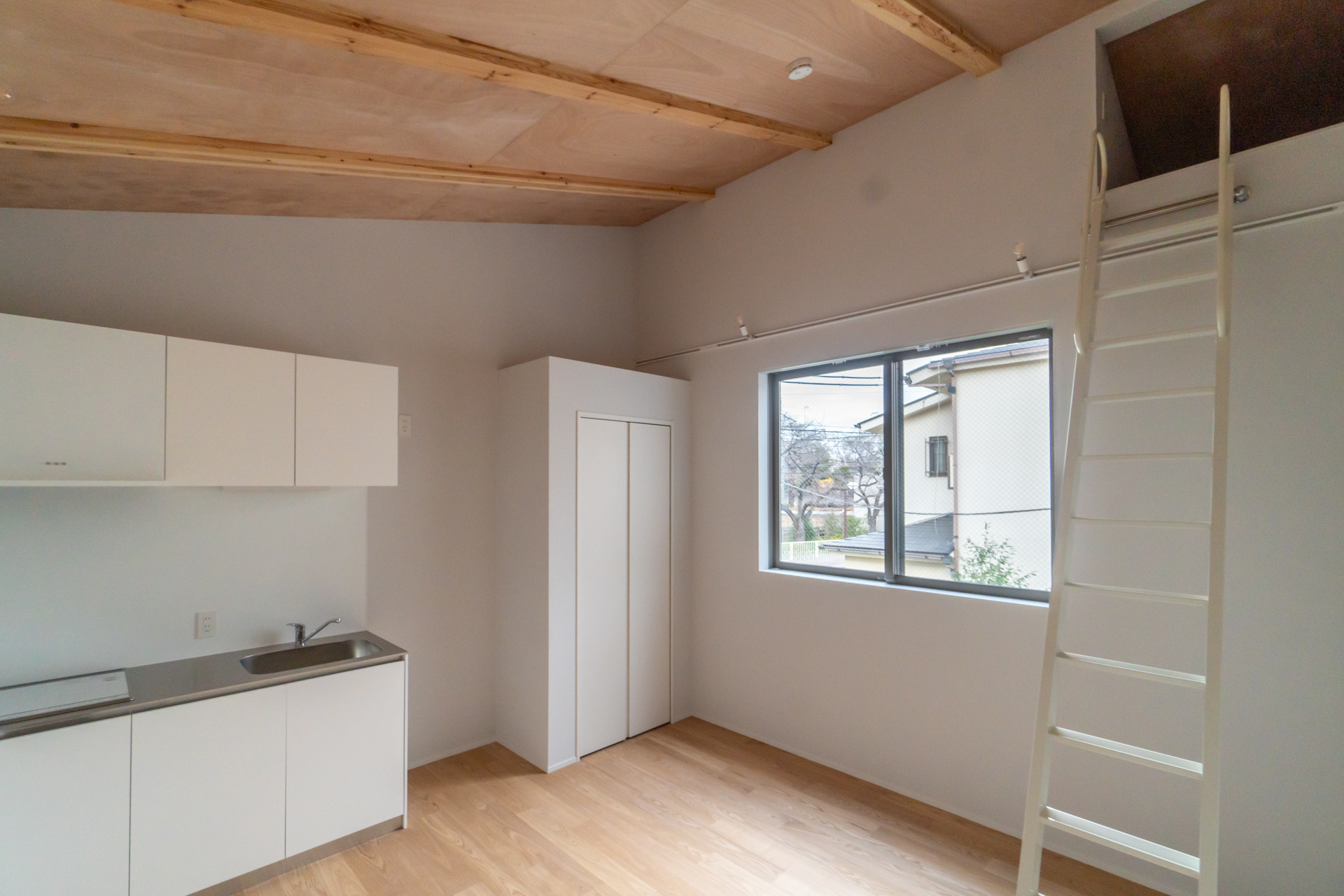 オーナー棟向かいのC号室