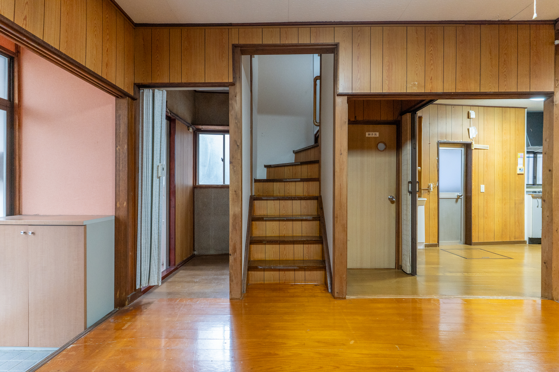 一階アトリエ＋二階ビューイングルームが良さそう