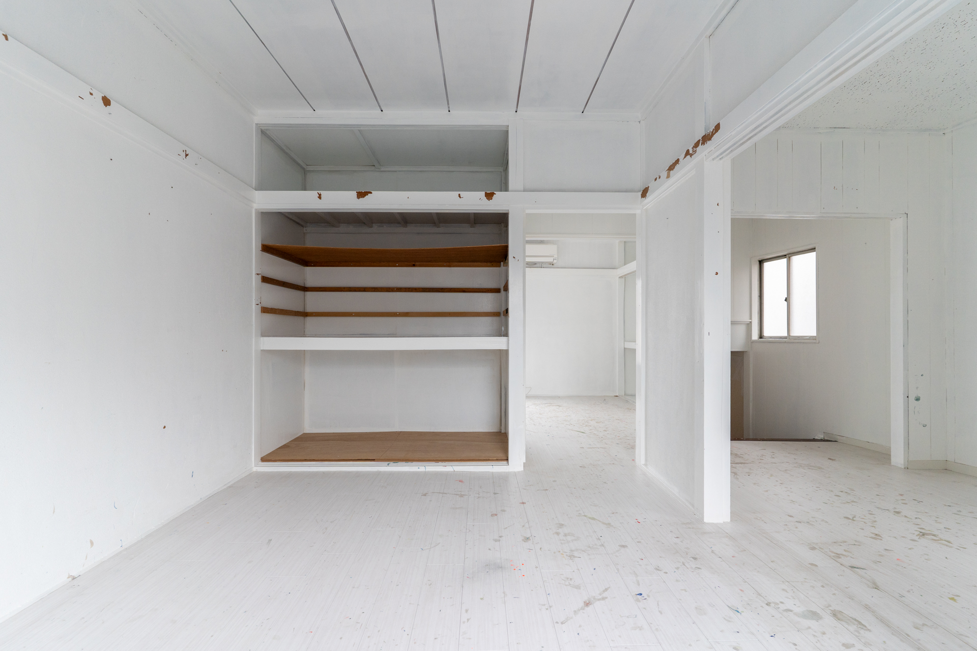 収納というより展示向きになっている押入