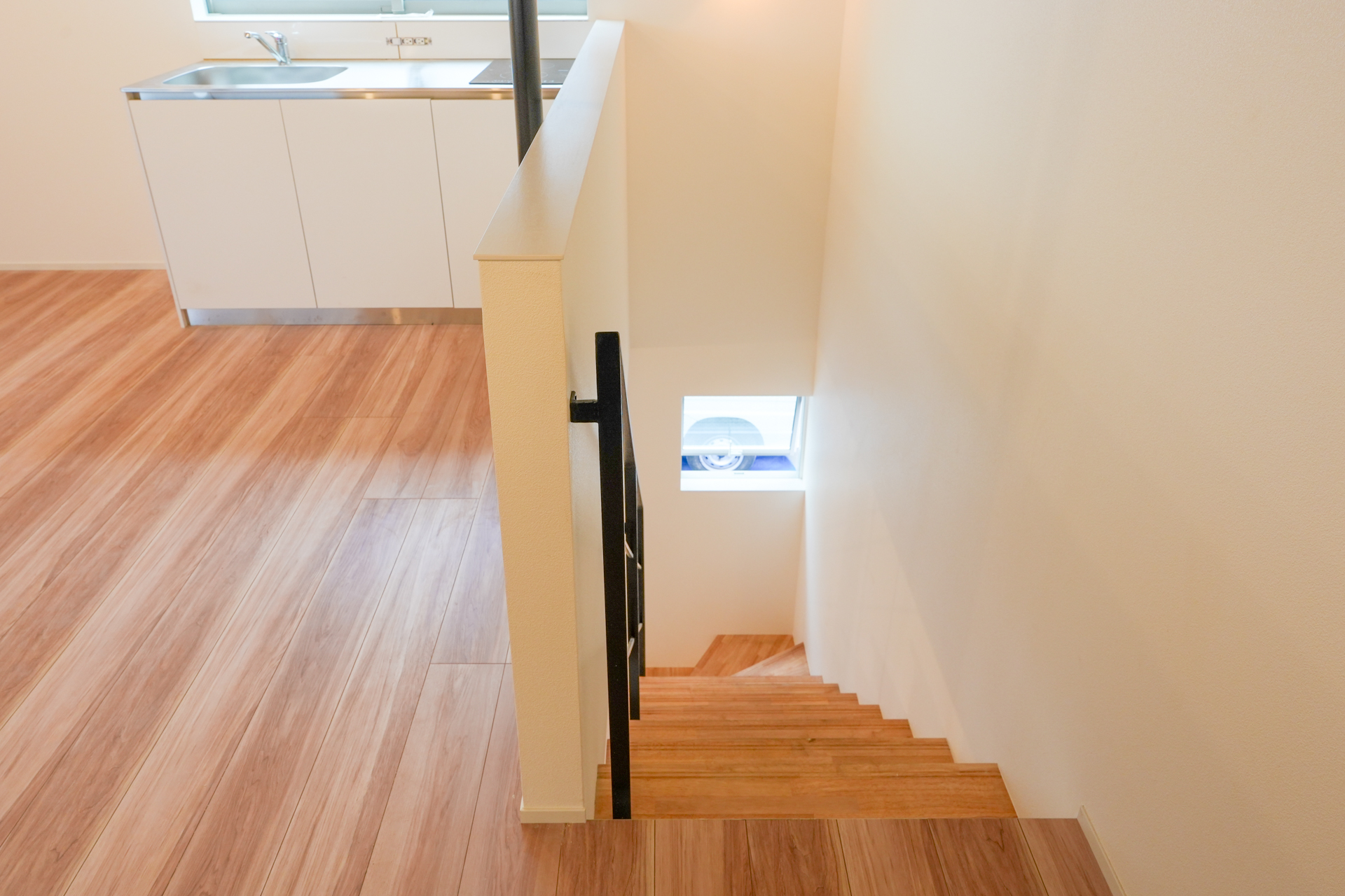 1階へ（01号室）