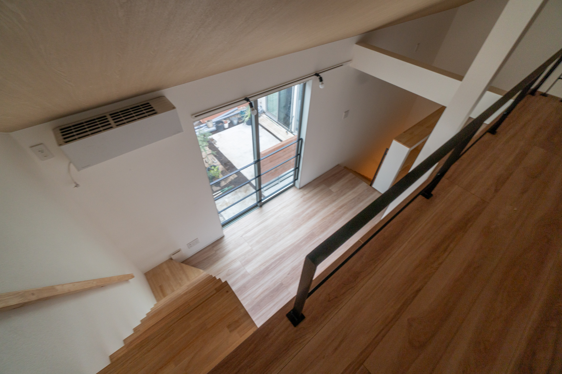 ロフト上から（03号室）