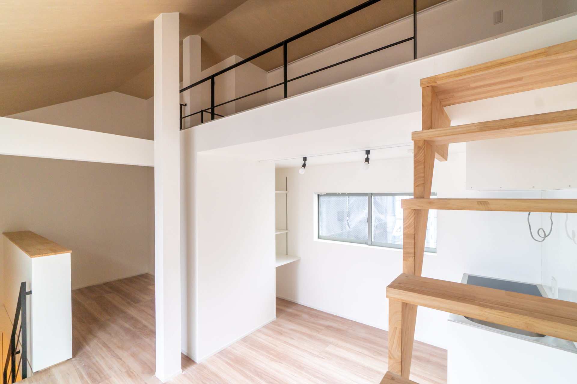 メゾネット2階部分、ロフト付き（03号室）