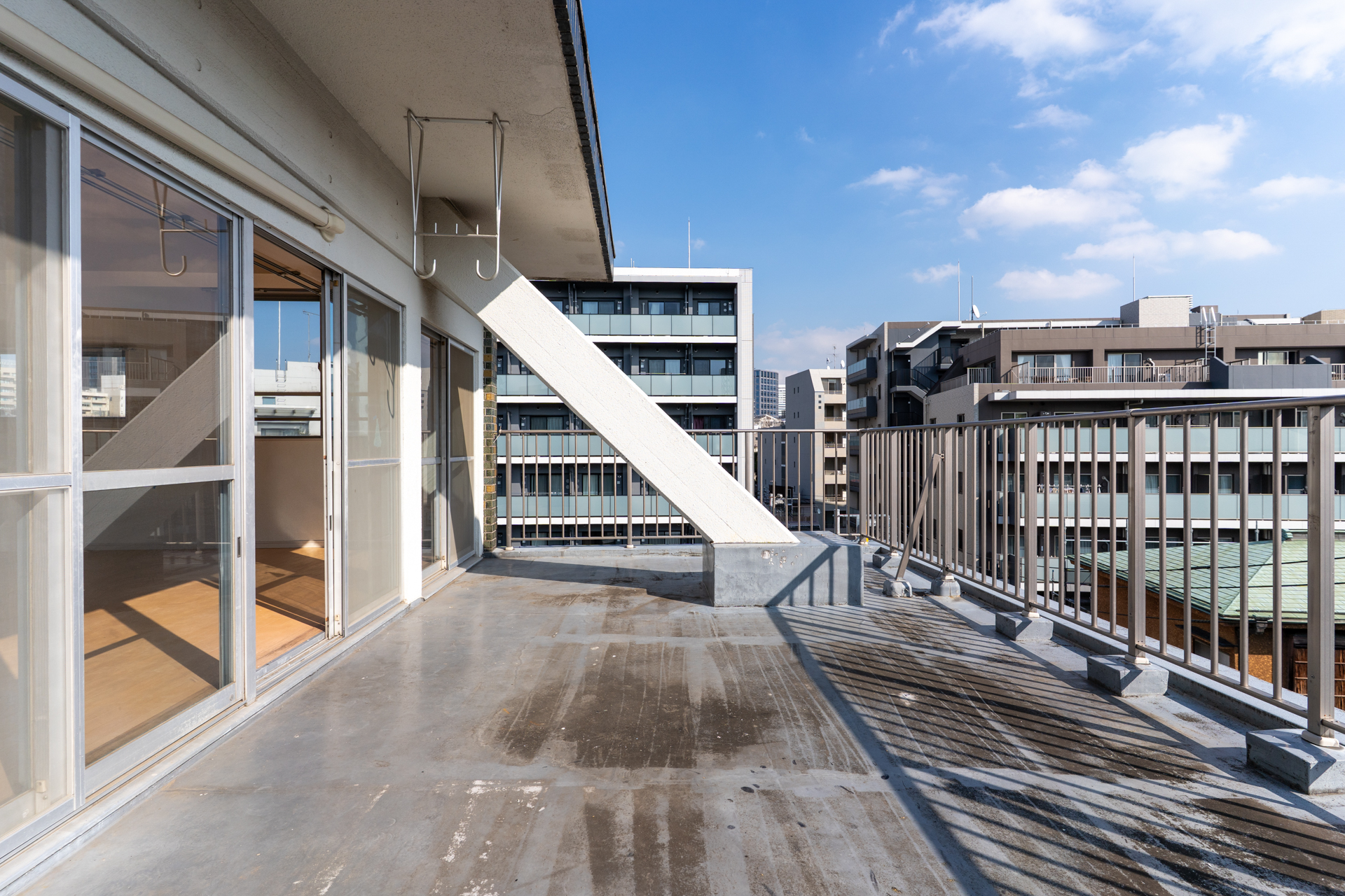 ルーフバルコニー