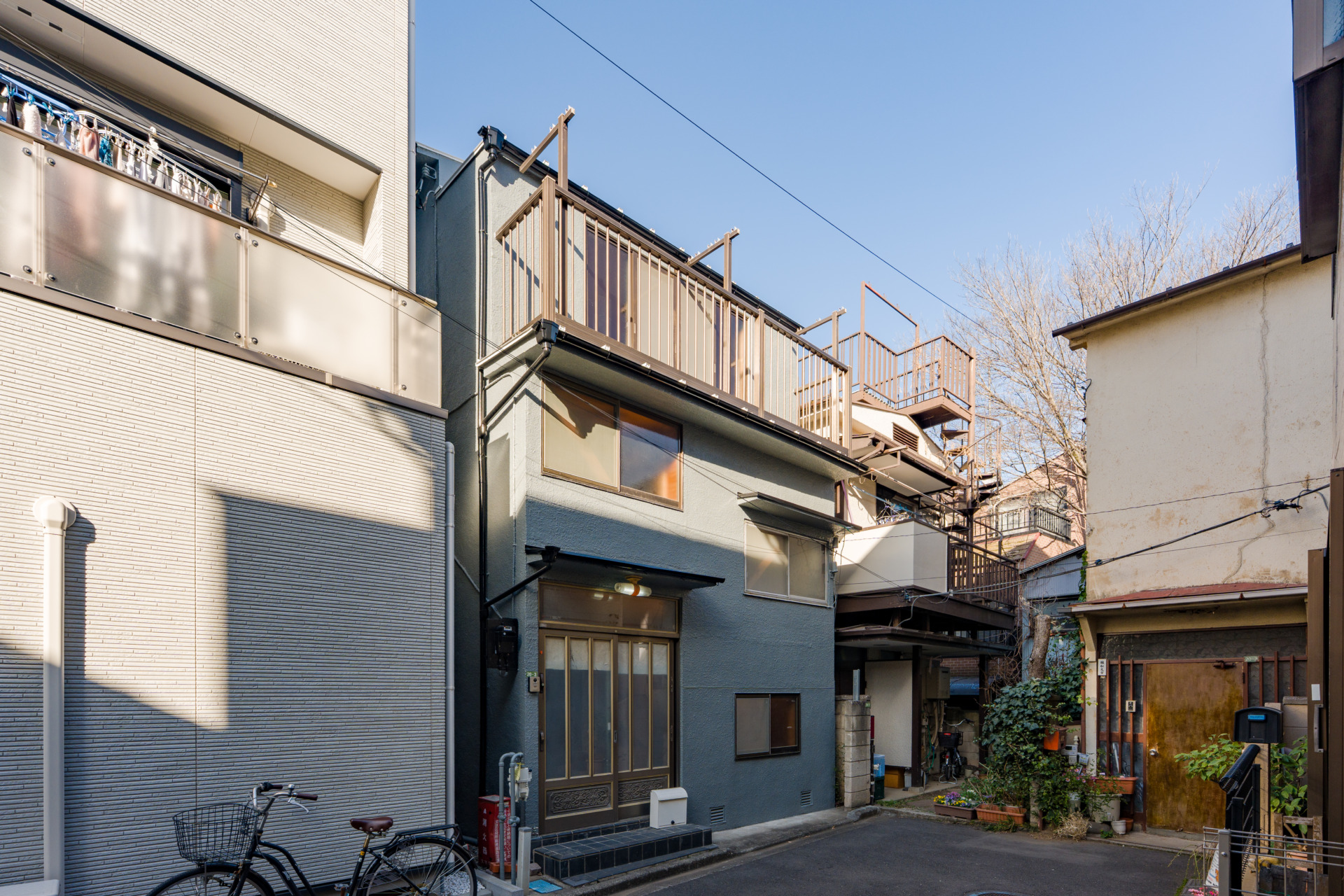 外観からはまったく想像がつかない迫力の空間が広がっています