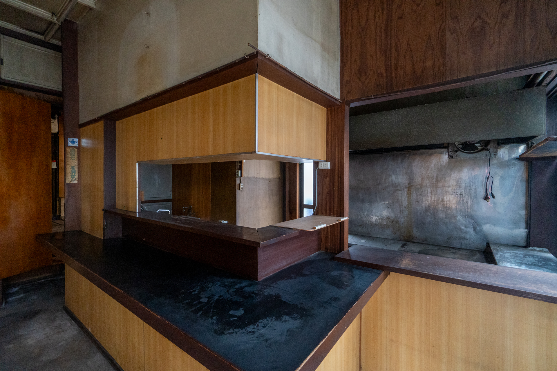 客席側から厨房が見える作り