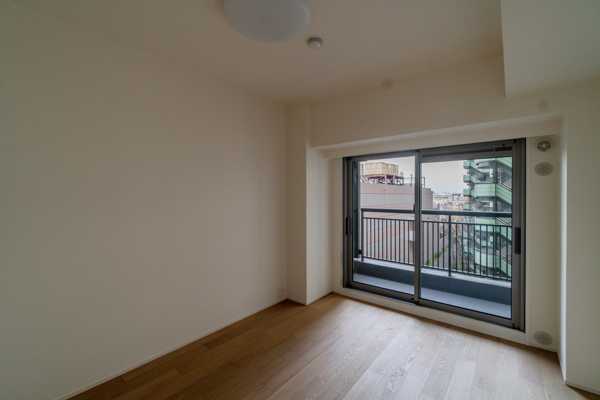 5.8帖の東側の居室