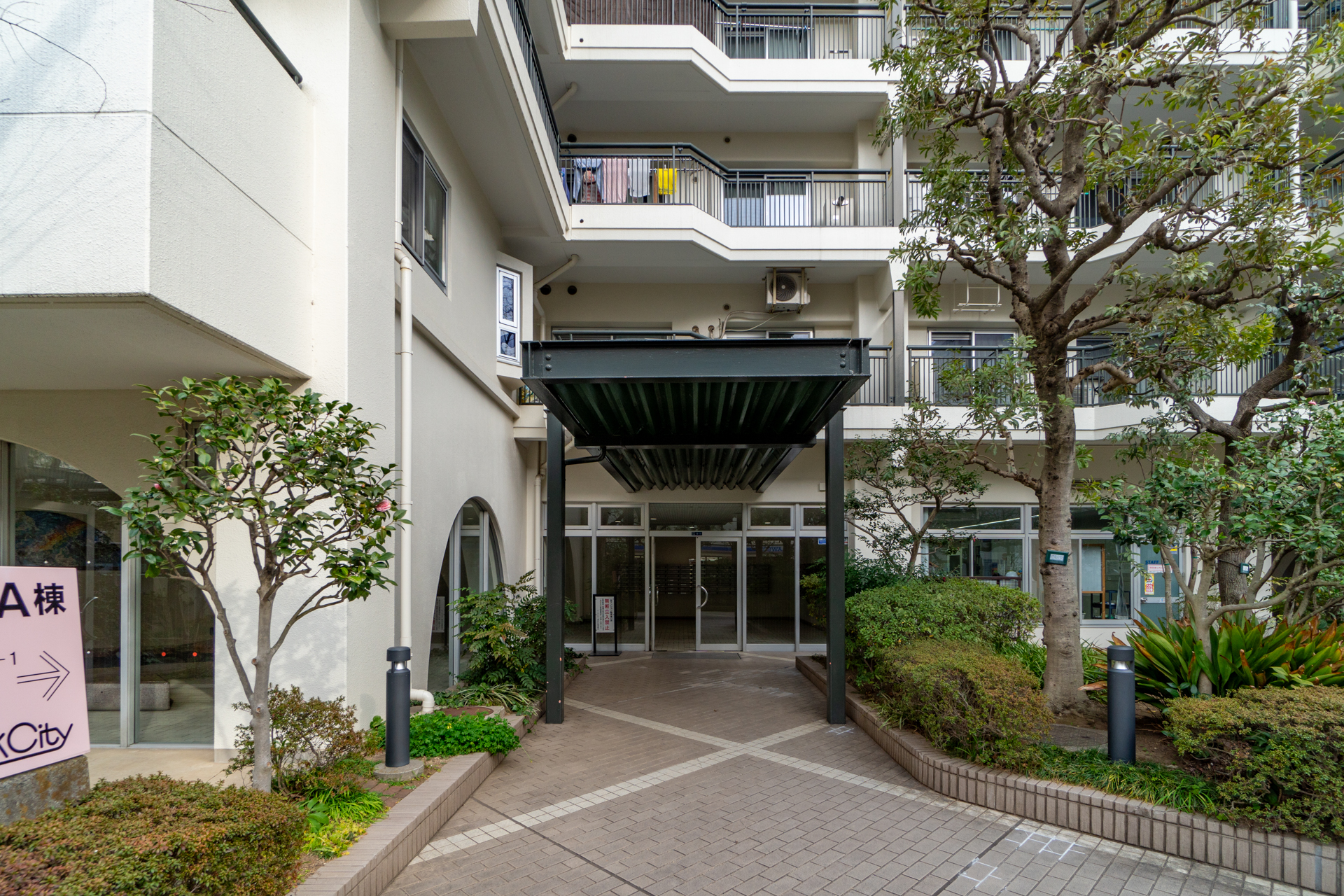 各棟オートロック完備