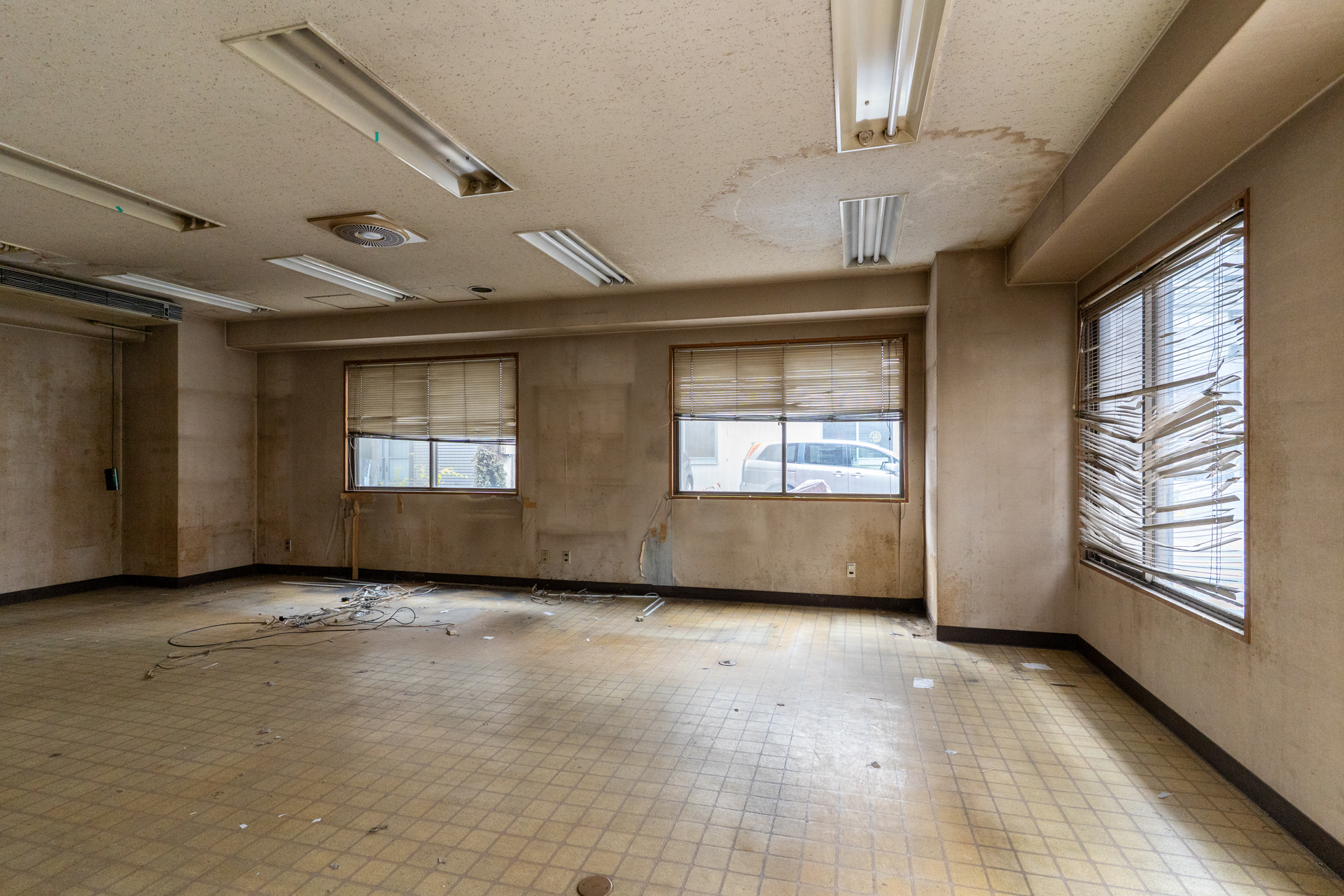 クリーニング前の内装