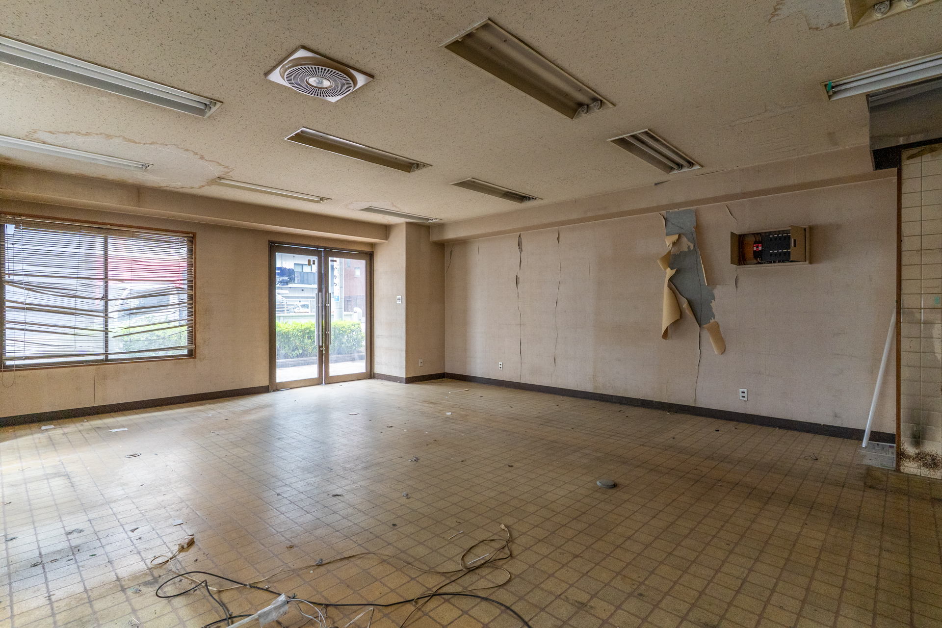 クリーニング前の内装