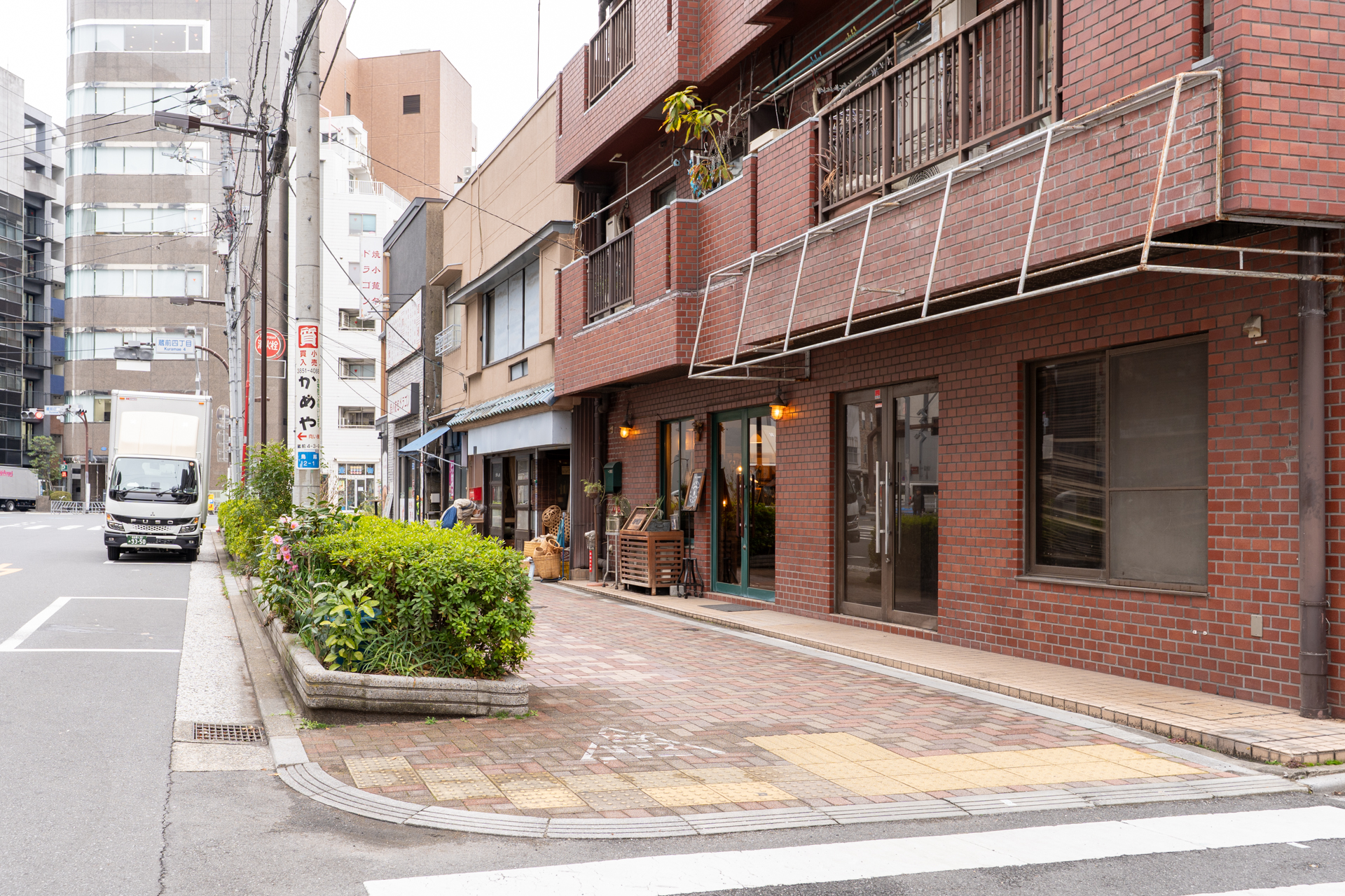 お隣は腕時計屋さん