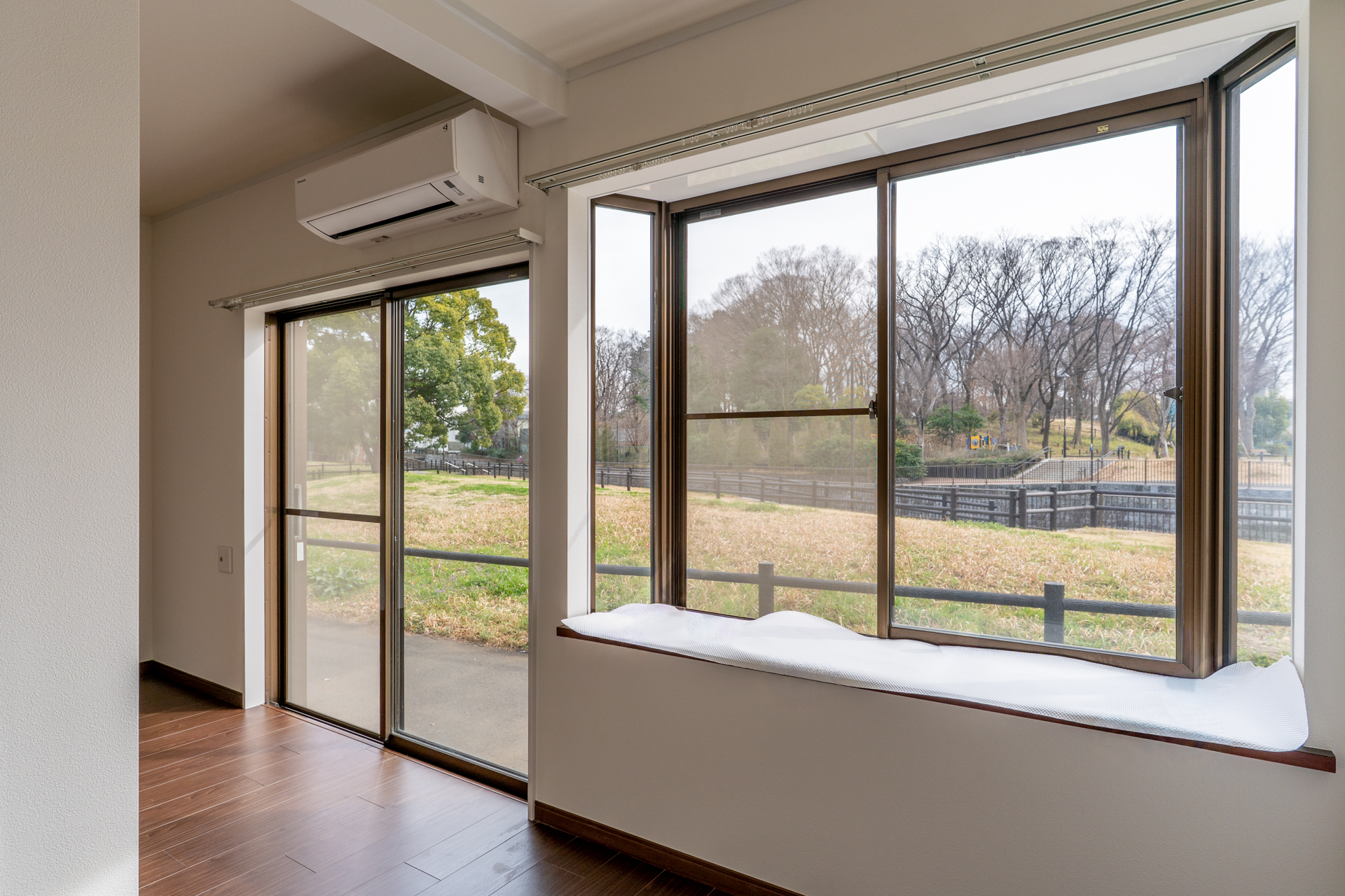 公園の「中」に住む