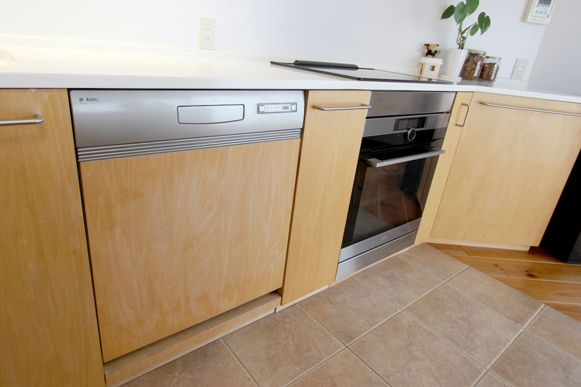 食洗機やオーブンもビルトイン