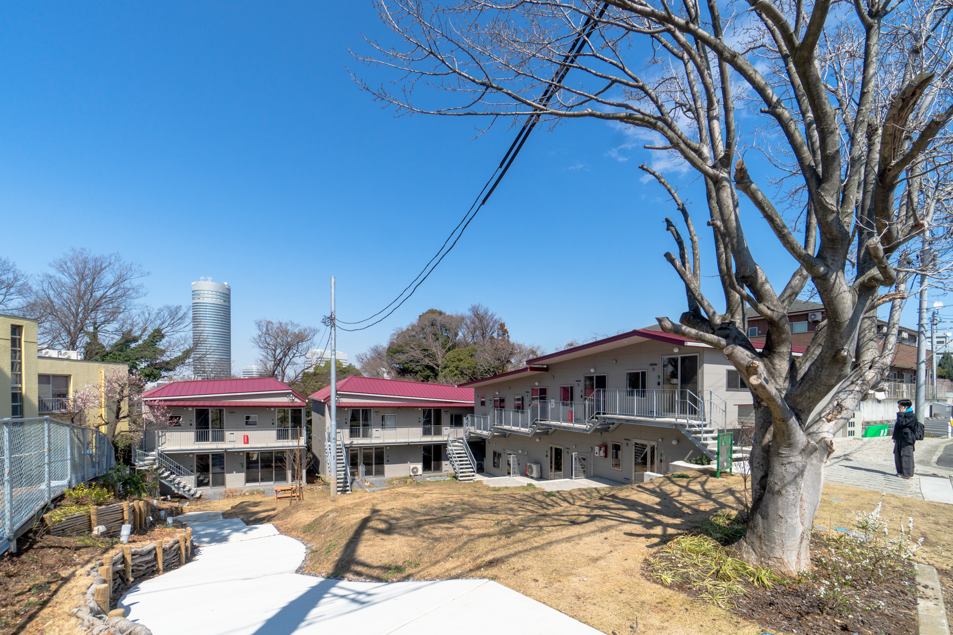 山林の中で小商いと住まいを持つ