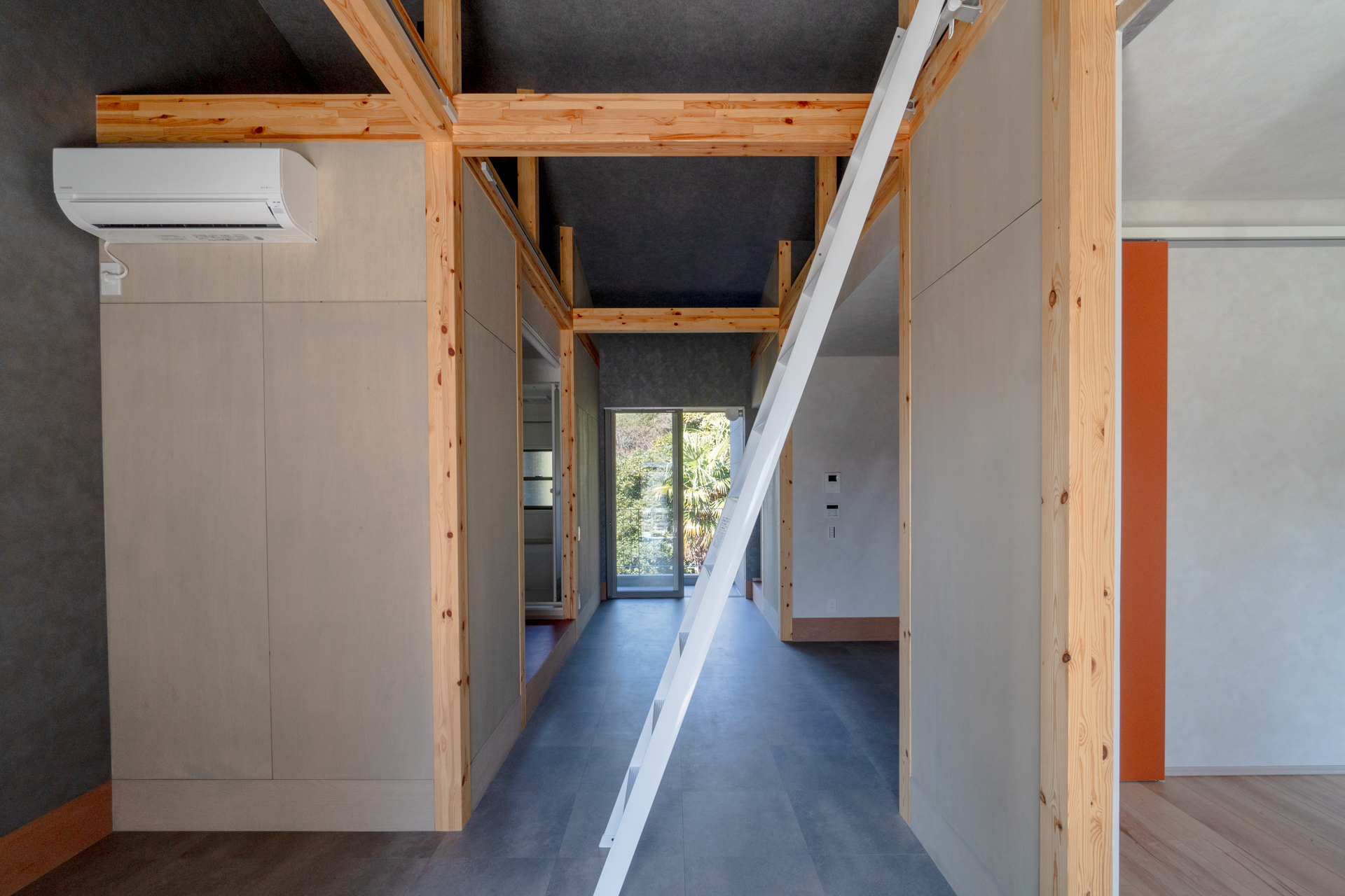 奥に林（N203号室）