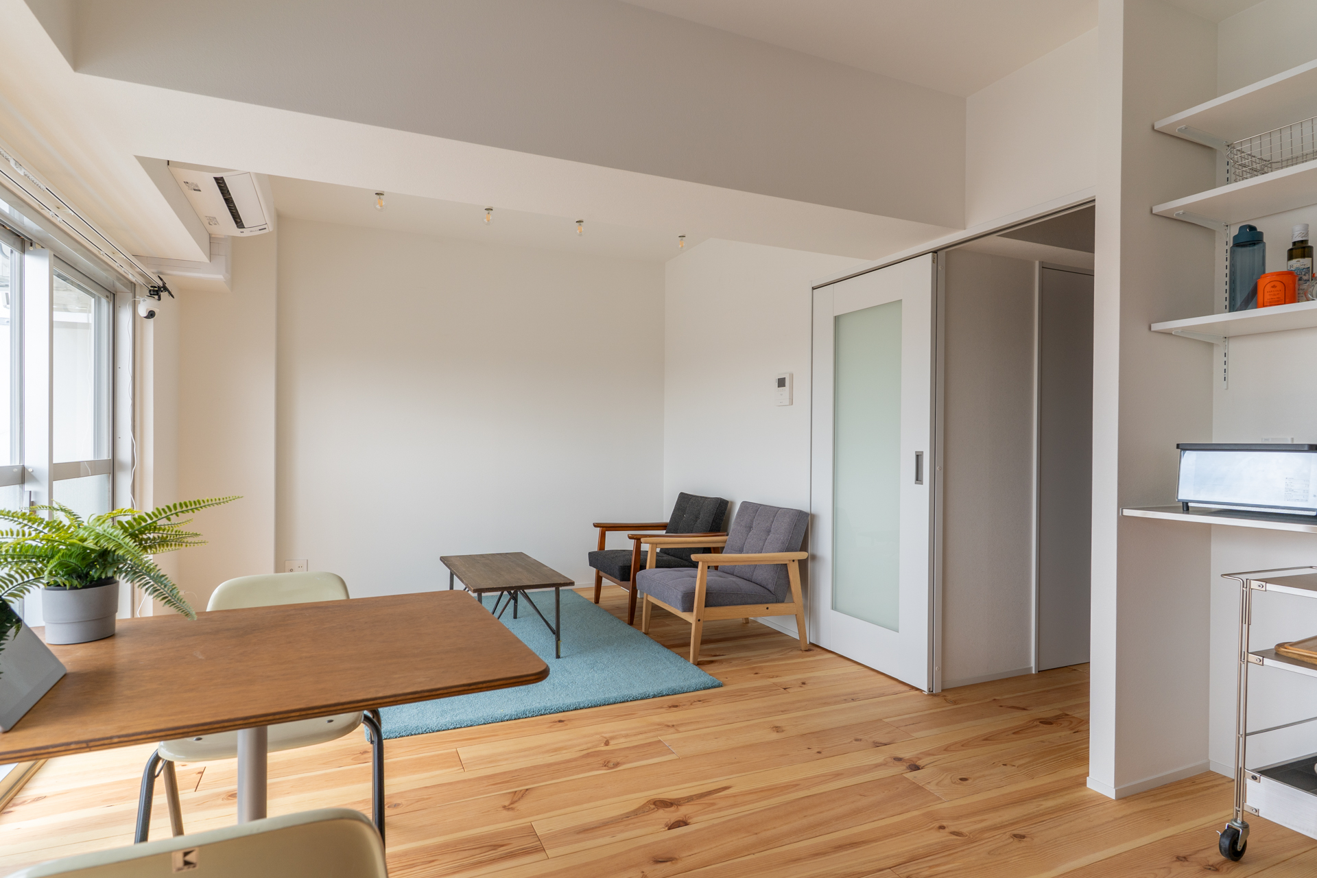 キッチン側からの視点