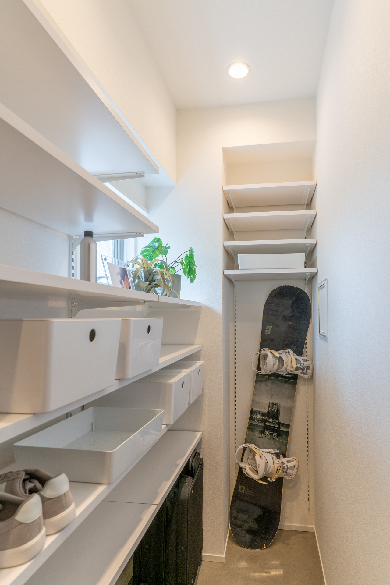 玄関横の収納部分