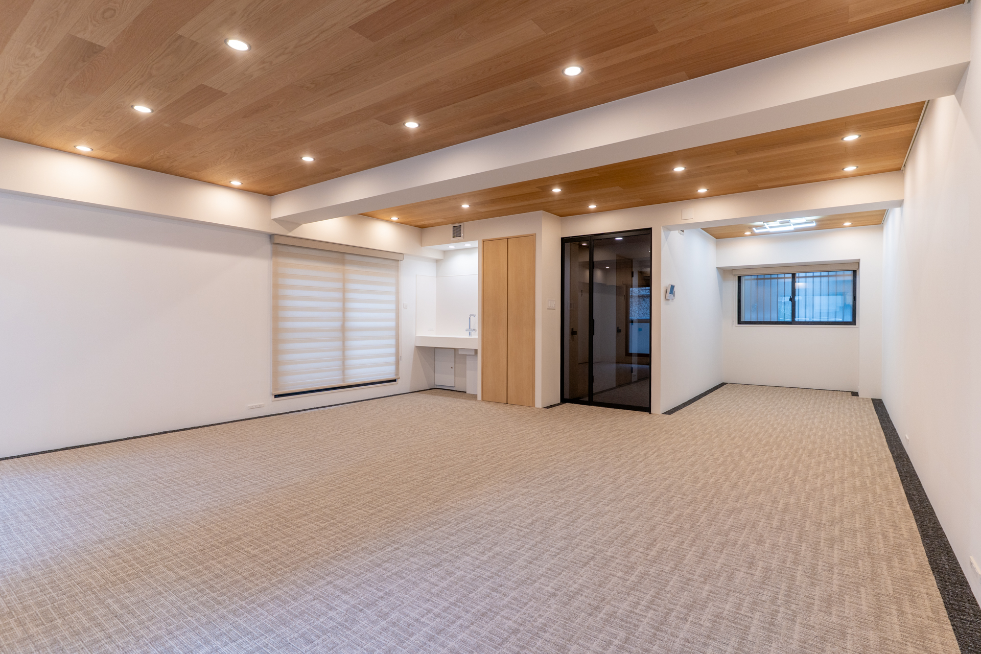 左奥側からの視点