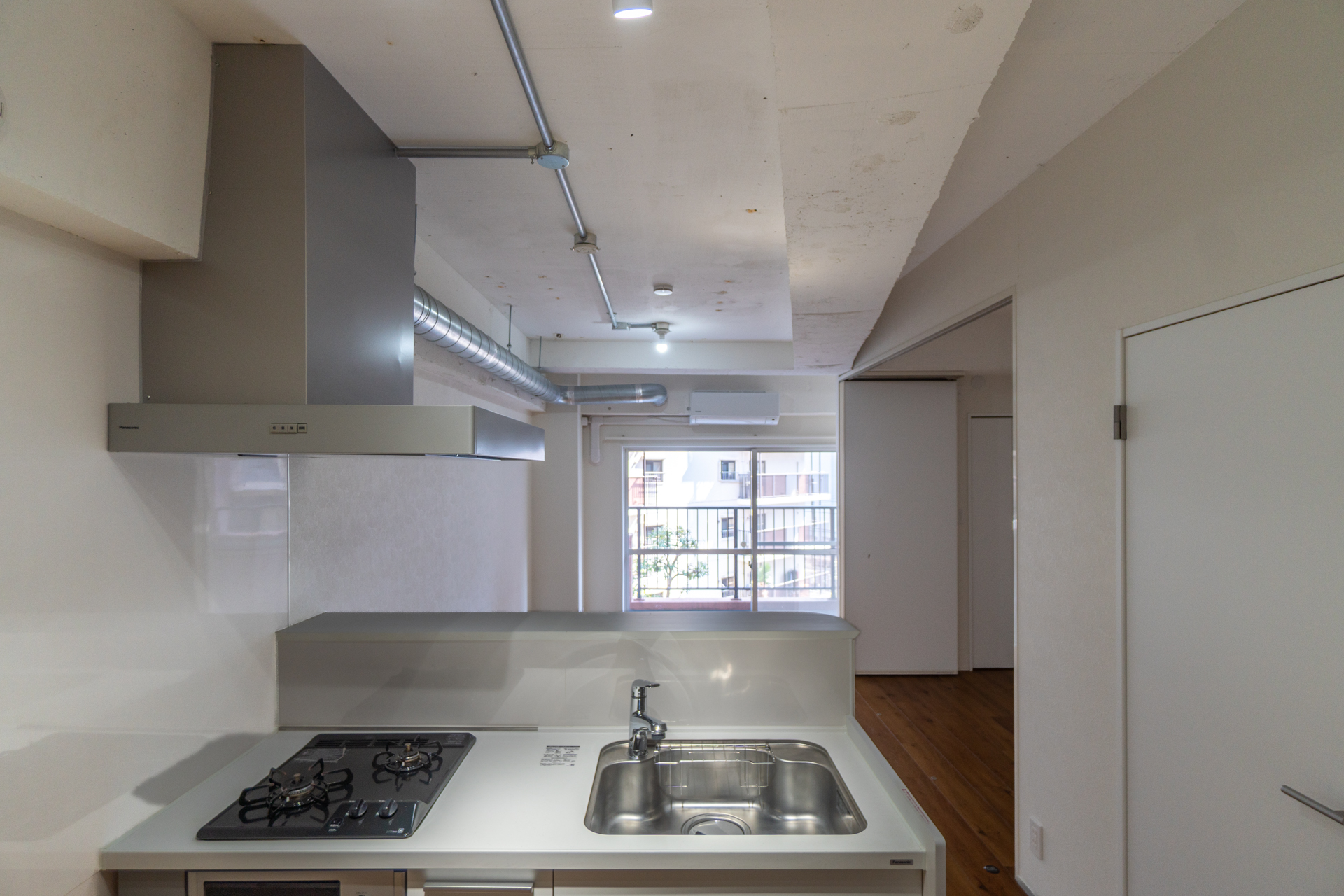 キッチンからの抜けもいい感じ