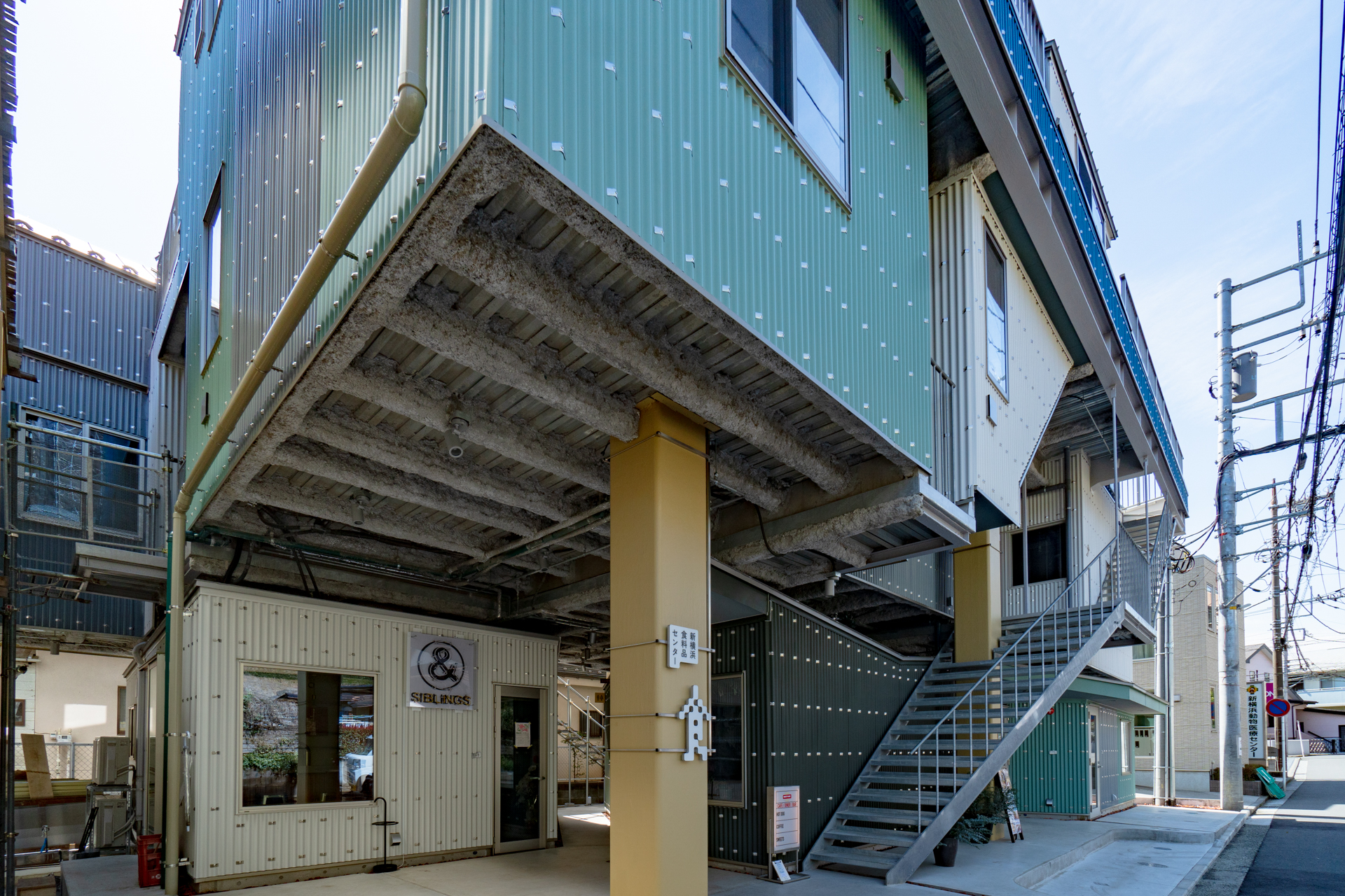 新築棟の浮遊する2階