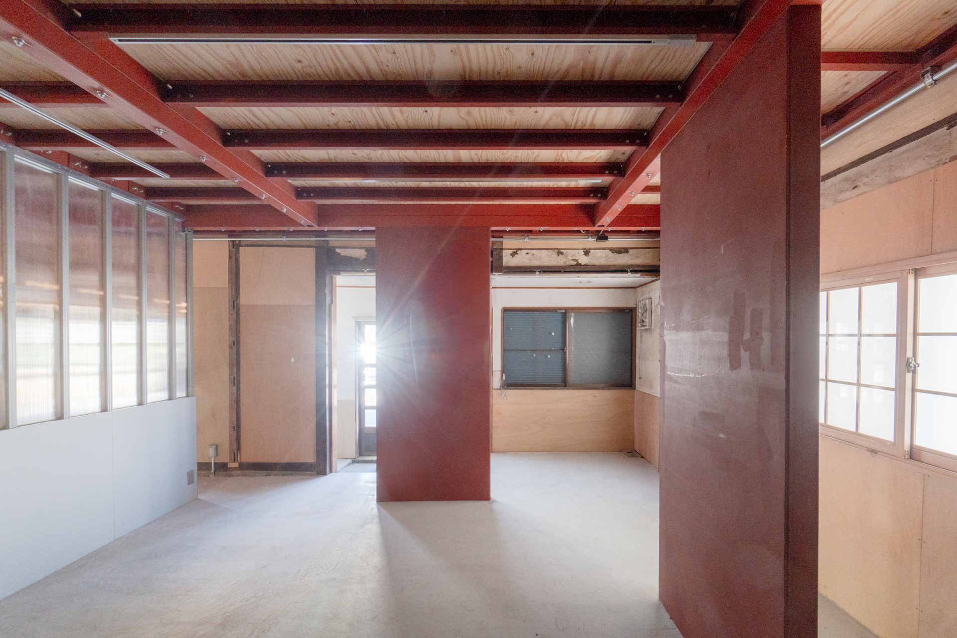 入口側に向かって（1-7）