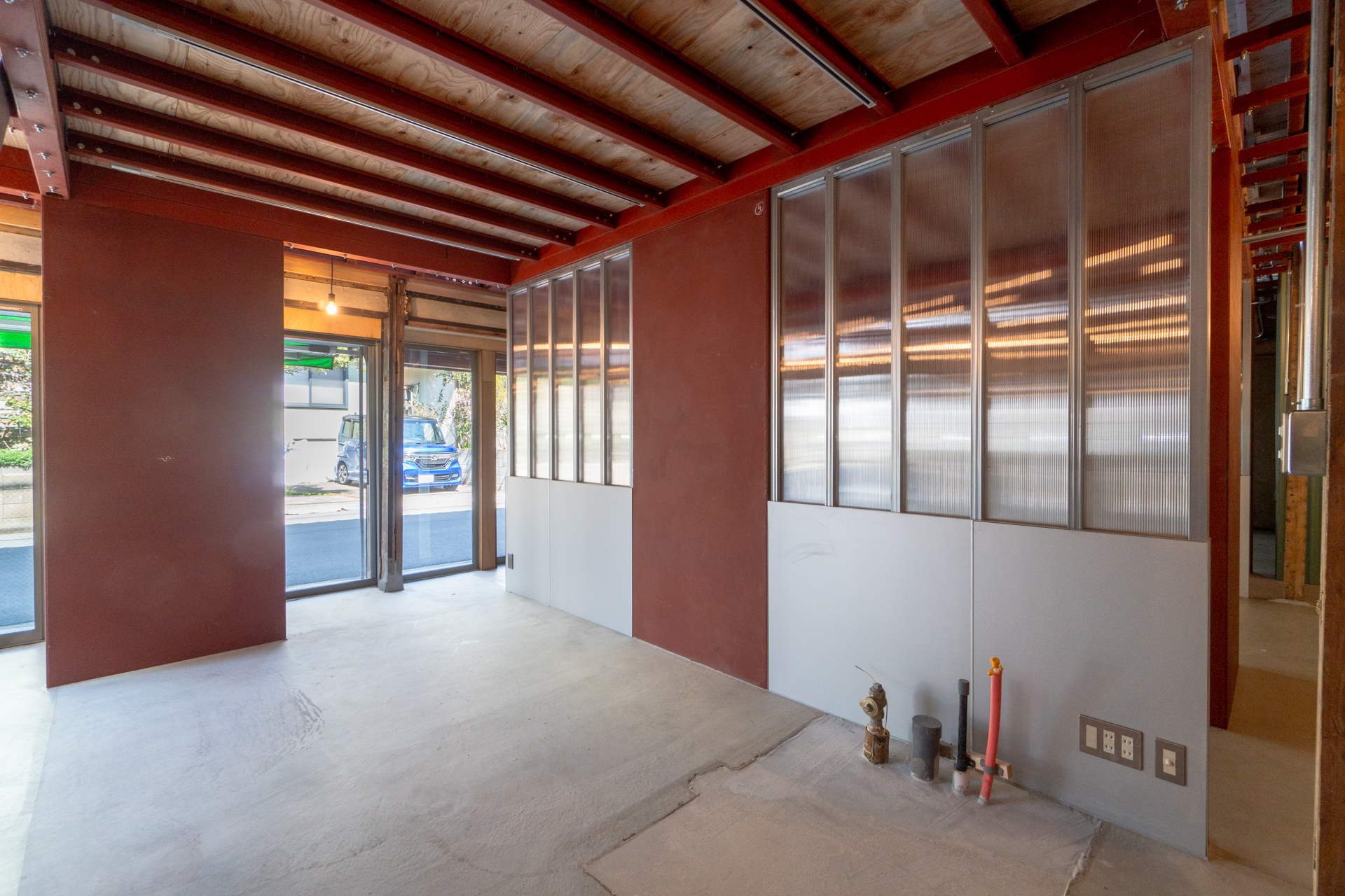 コンパクトにコーヒースタンドなどいかがでしょう？（1-5）