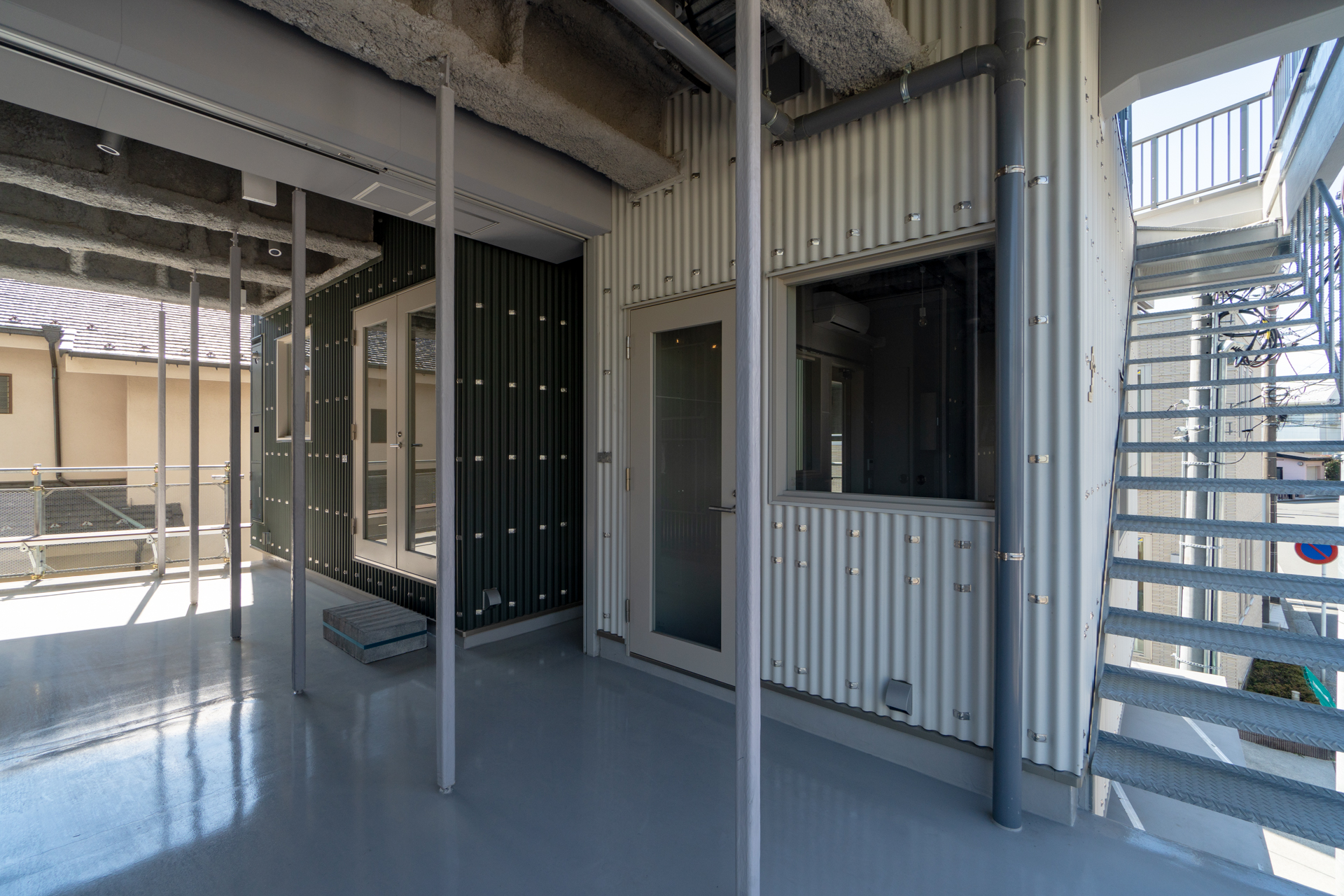 2階階段上ってすぐの区画（2-1）