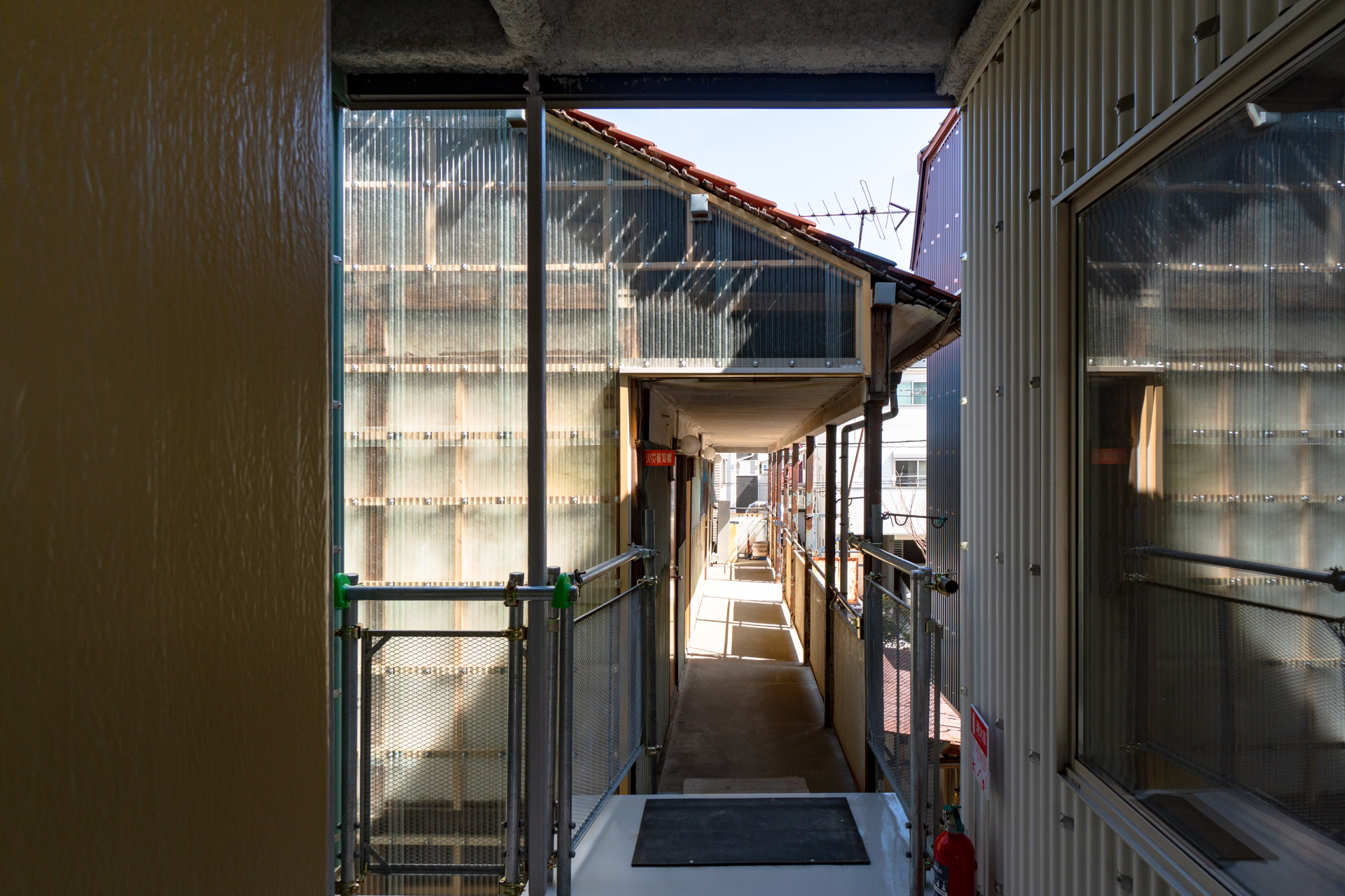 新旧建物の面白さを一挙に味わえる