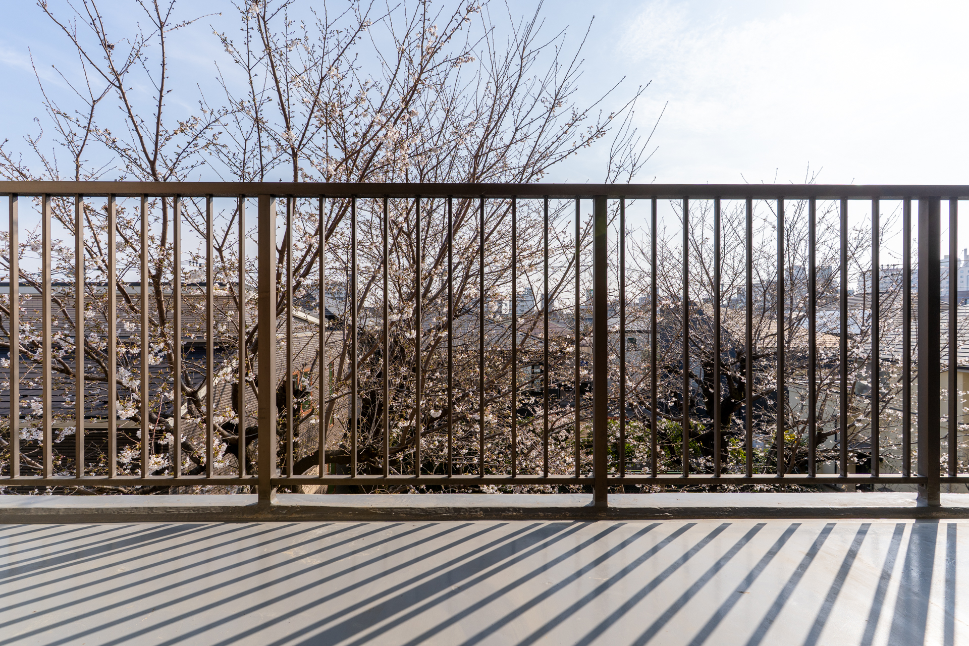 座った時の視点