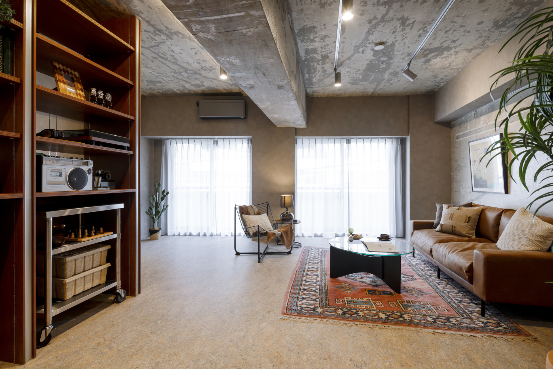 壁がないと明るく開放感がある（203・303号室）