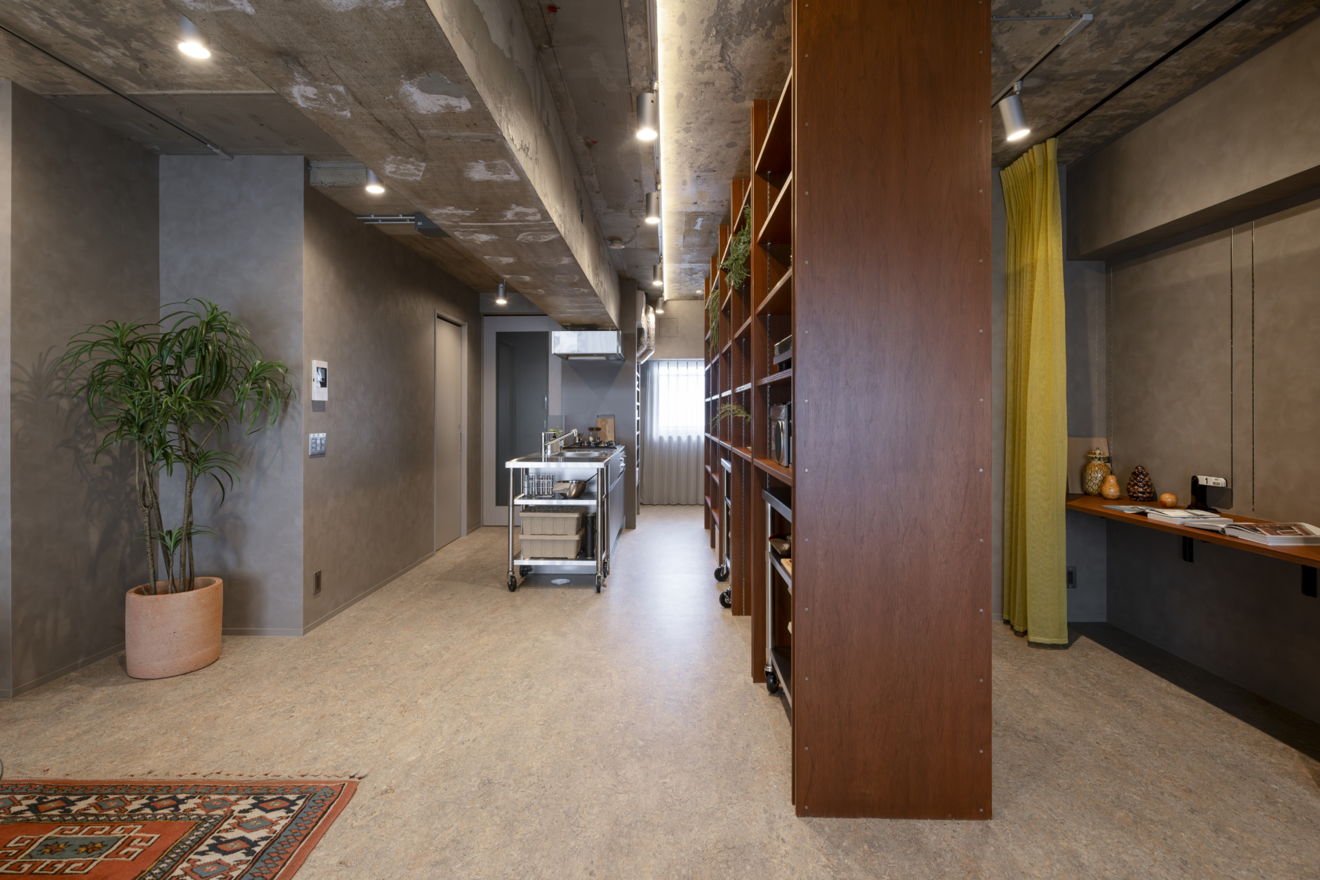 リビング側から（203・303号室）