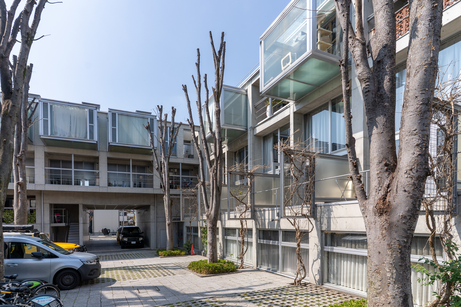 マンションの駐車場部分