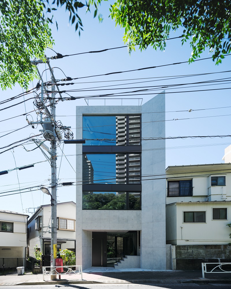 建築家による美しい建物の1階部分