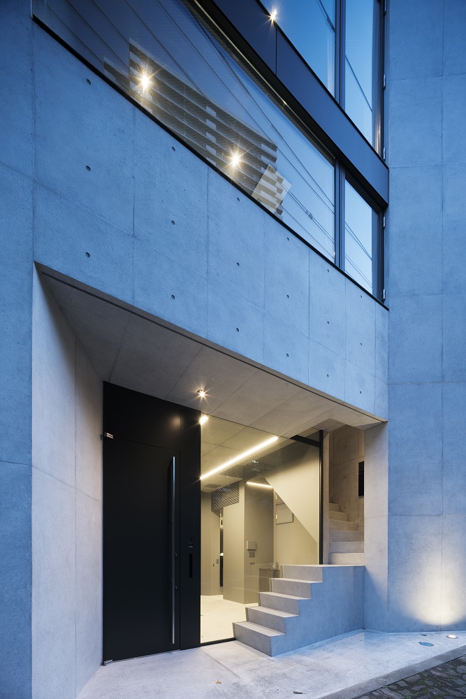 路面にあるのに隠れ家的な雰囲気