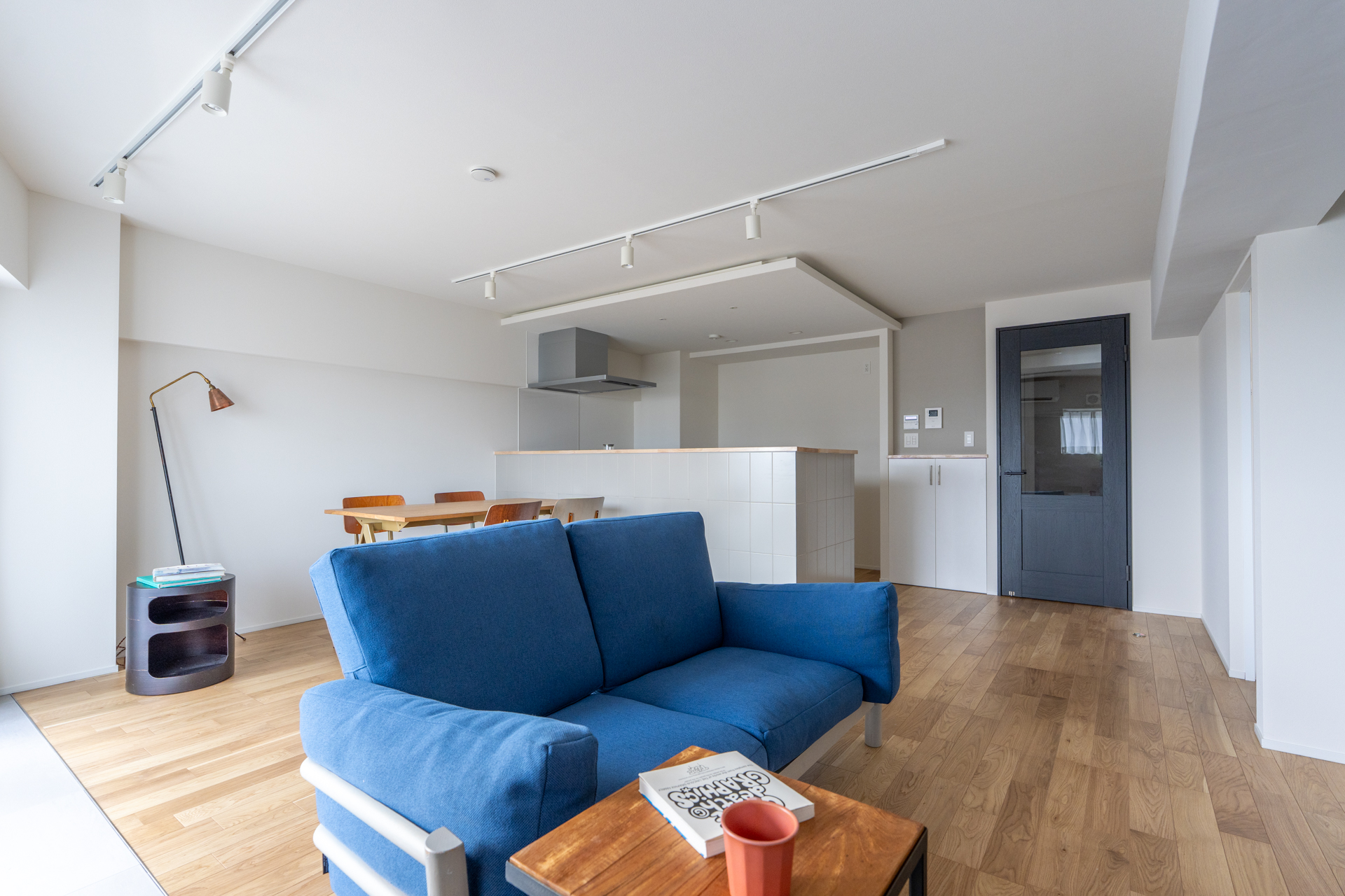 棚前から見るLDK